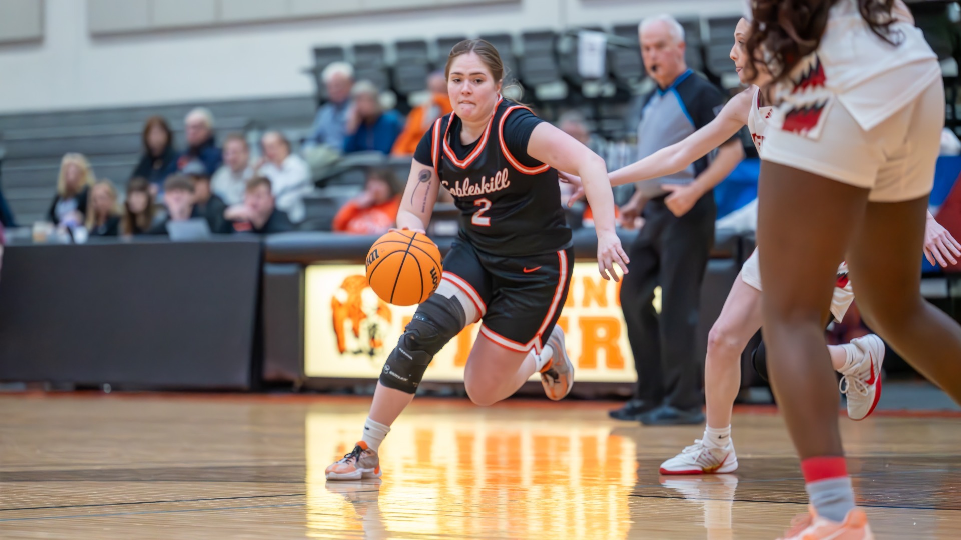 Kyra Pence against Thomas