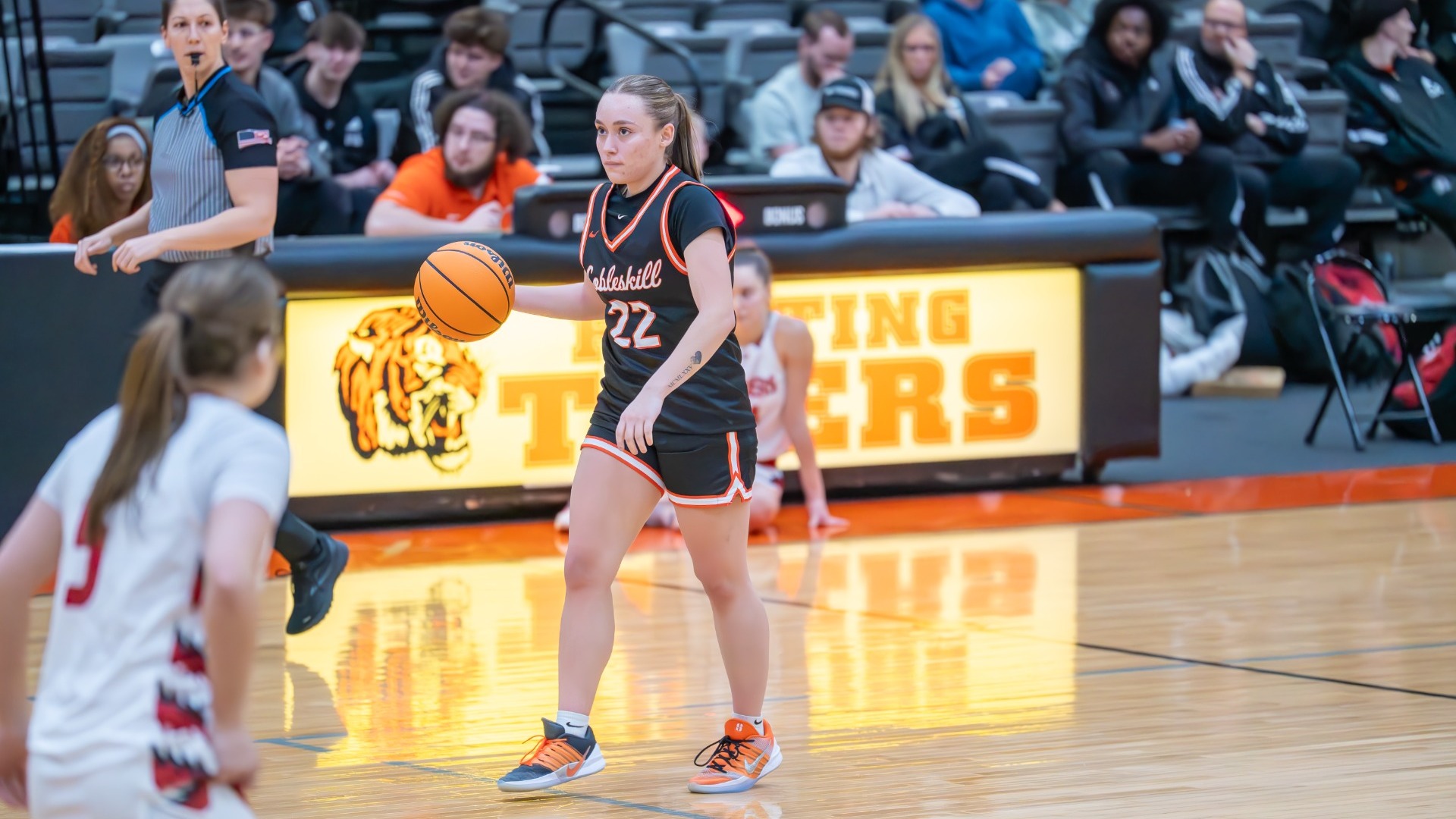 Kate Hadwen against Thomas