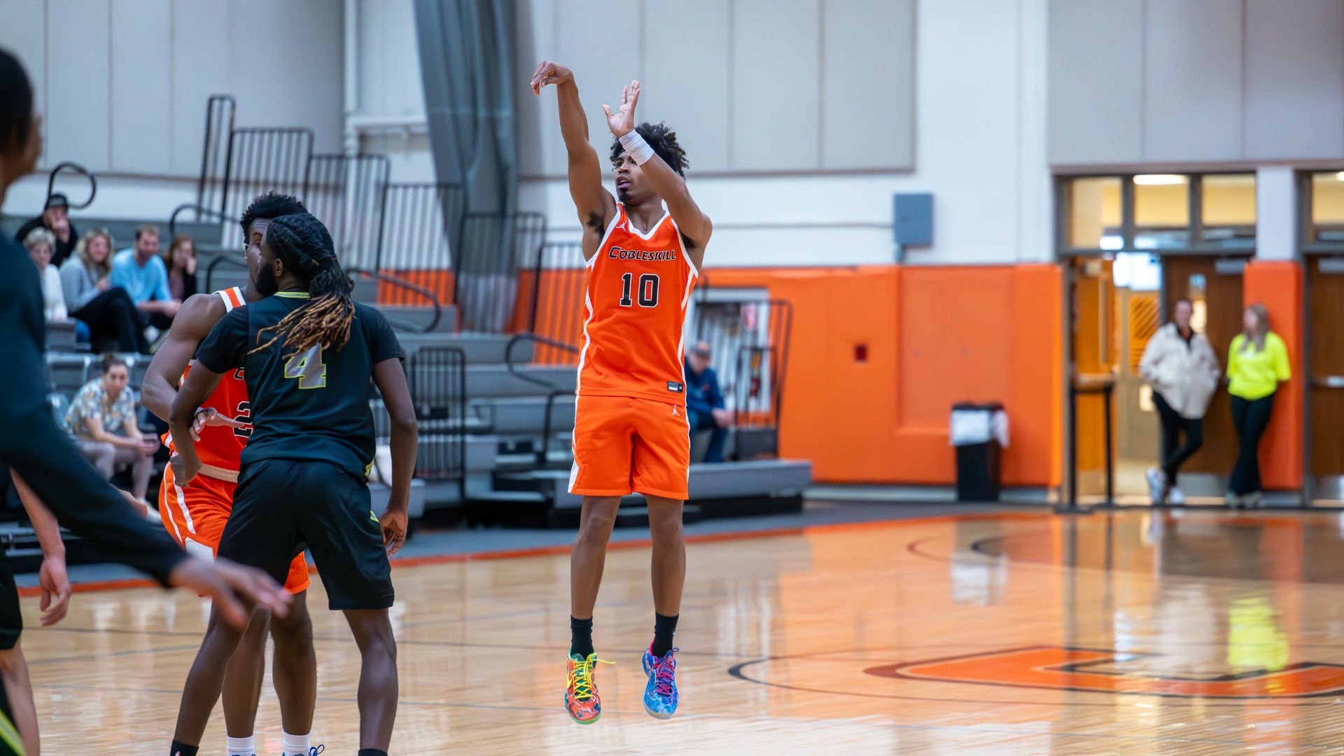 MJ Ford against Lesley