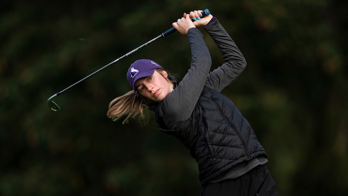Keylee Jones Golfing