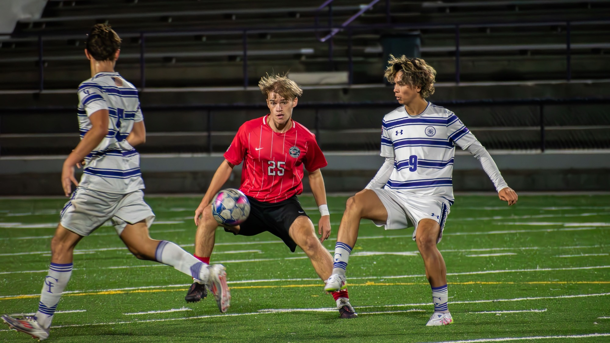 Keidin Green with the ball