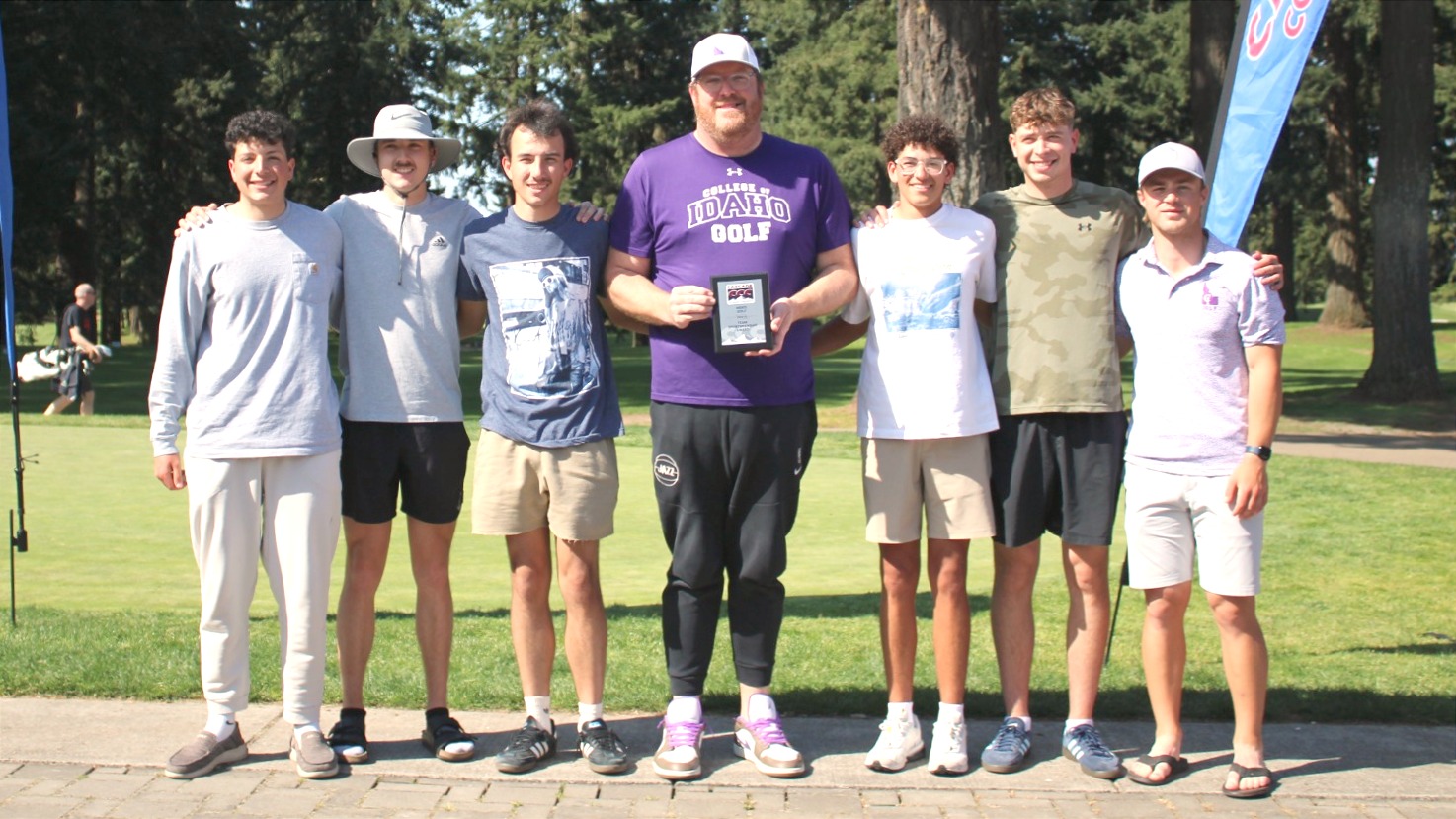 Yotes Men Golf Team Sportsmanship Award