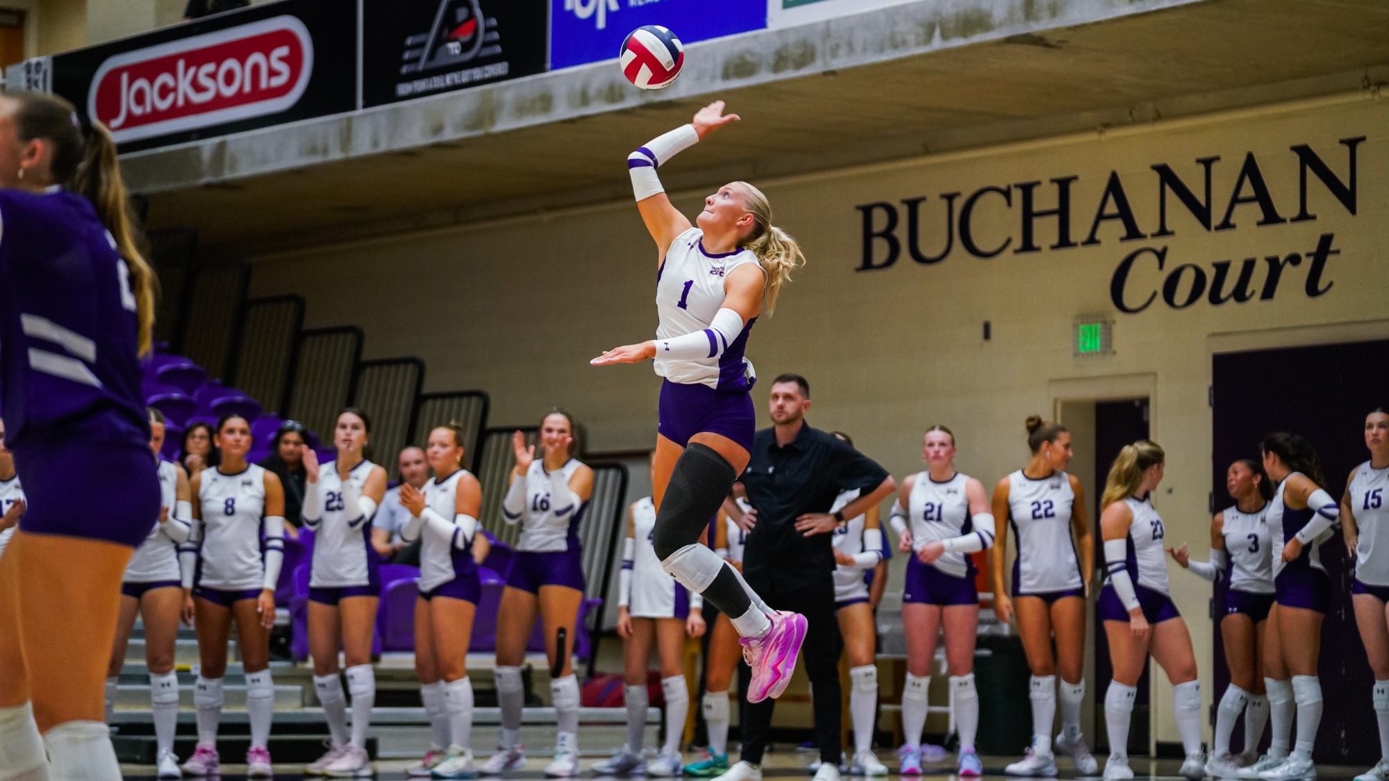 Keylee Wilson serving