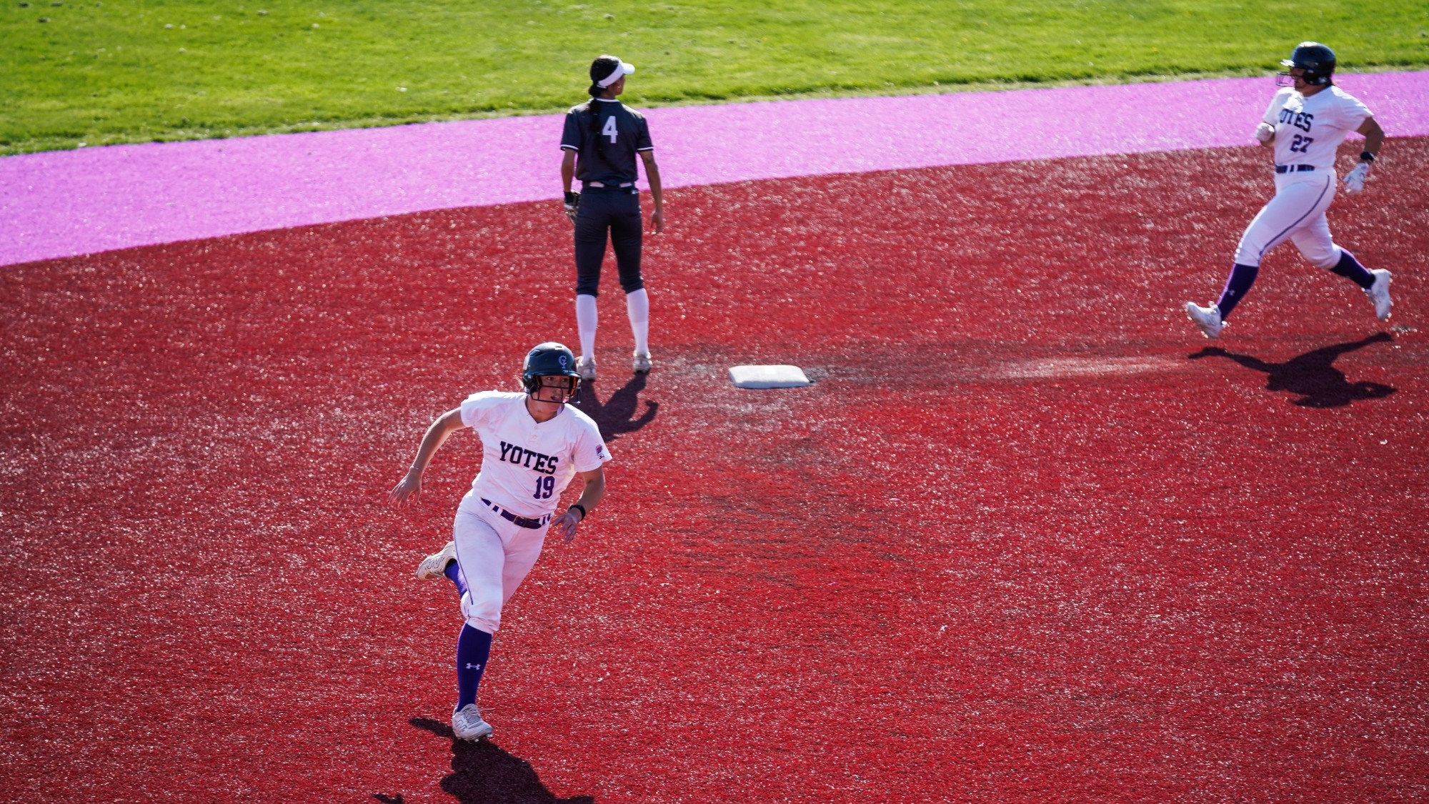 Yotes rounding bases