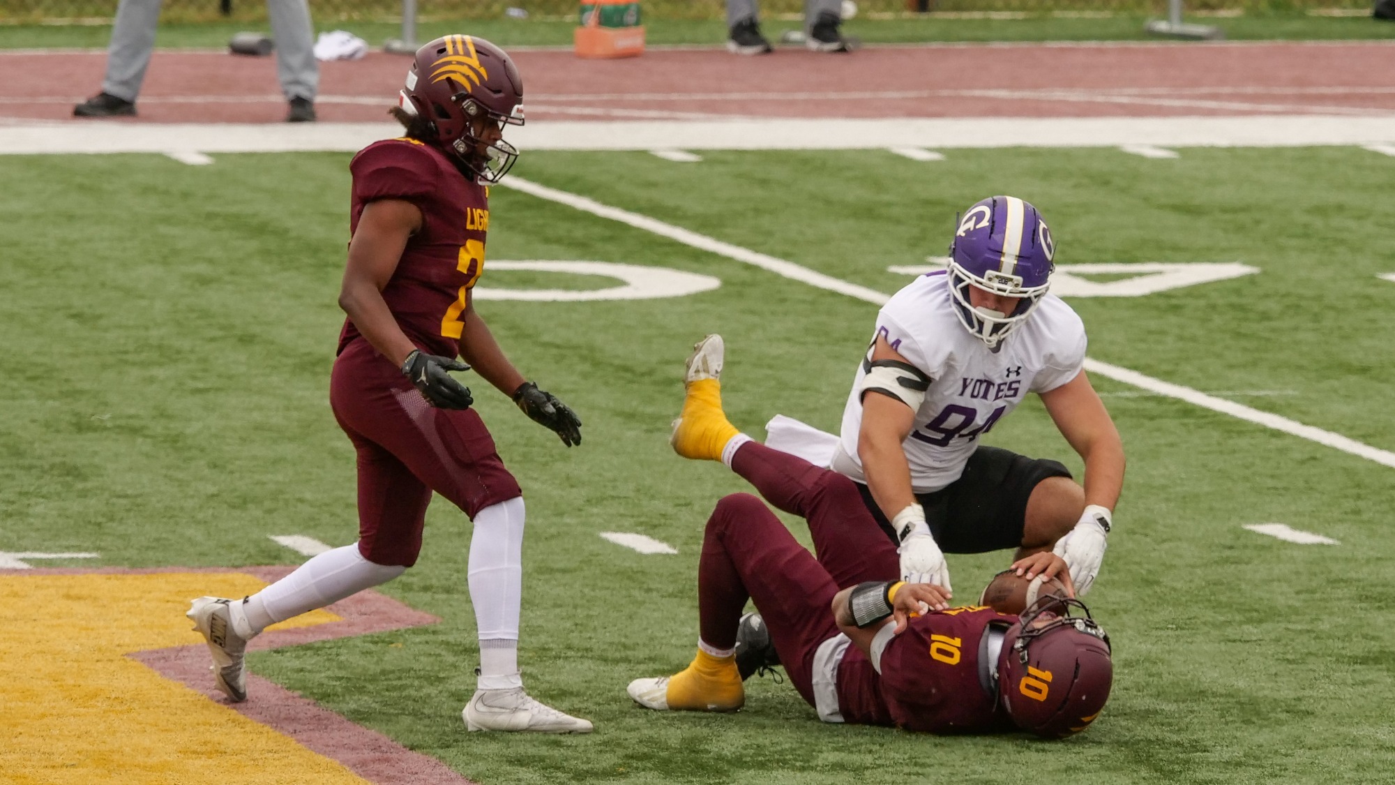 Yote getting a sack