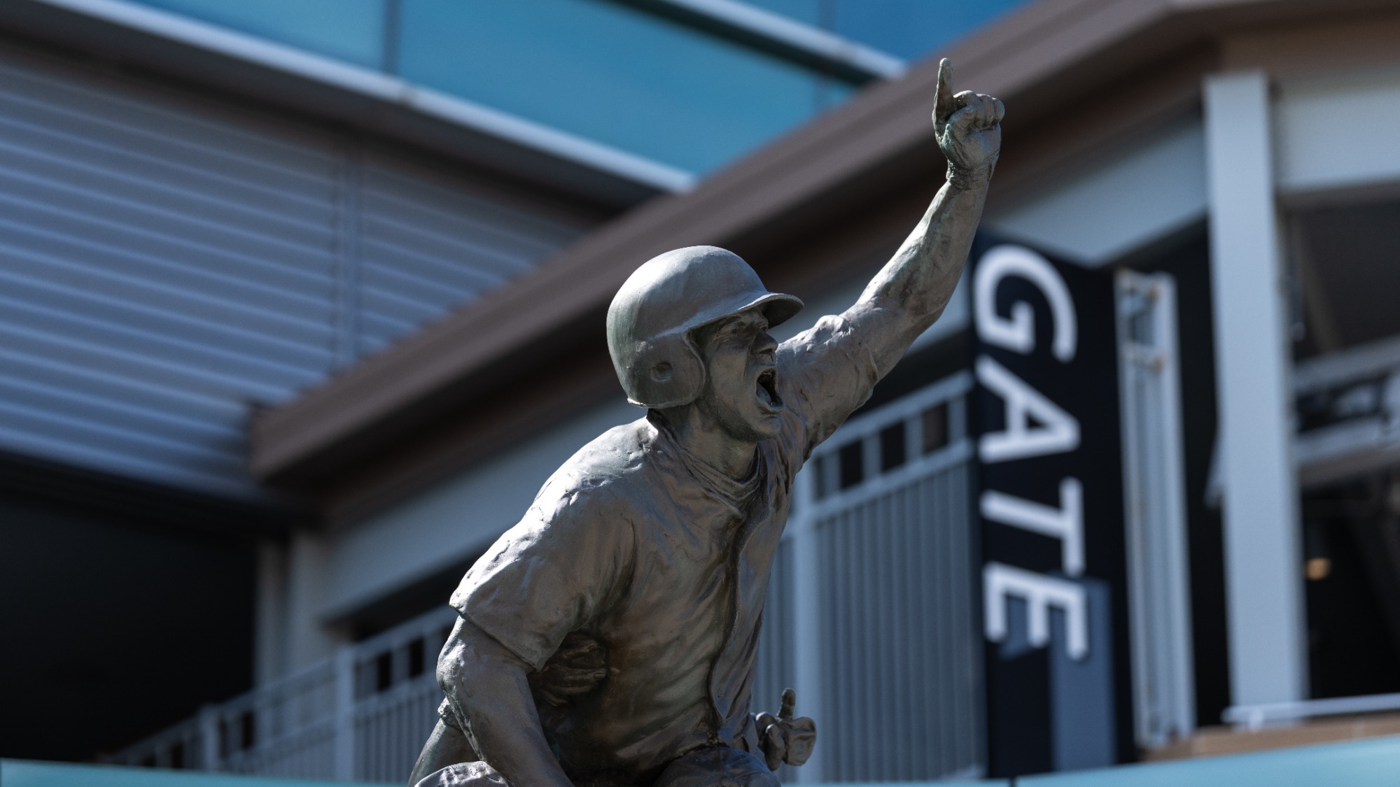 26_RTO Statue