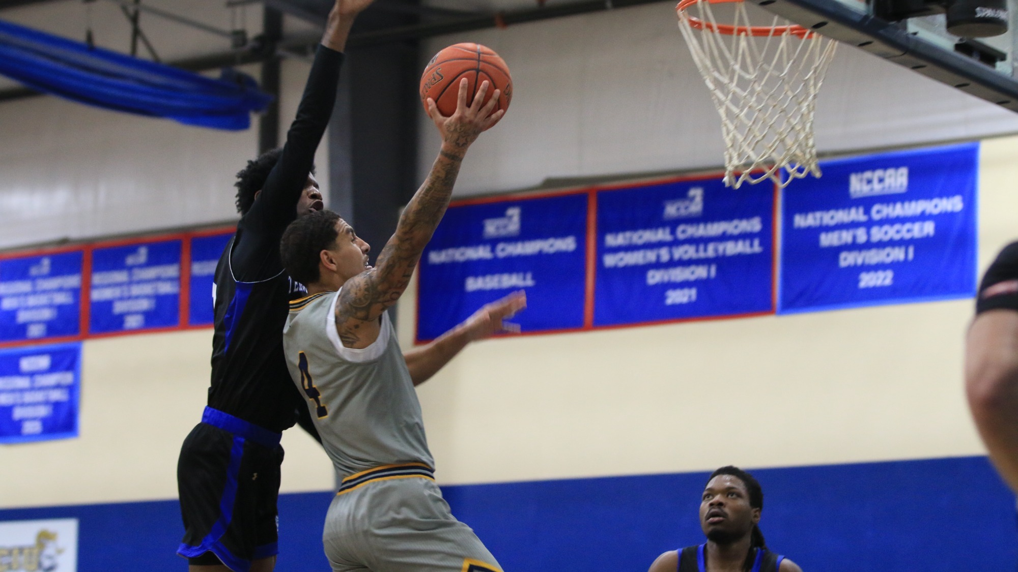 Will Kelly attacks the rim