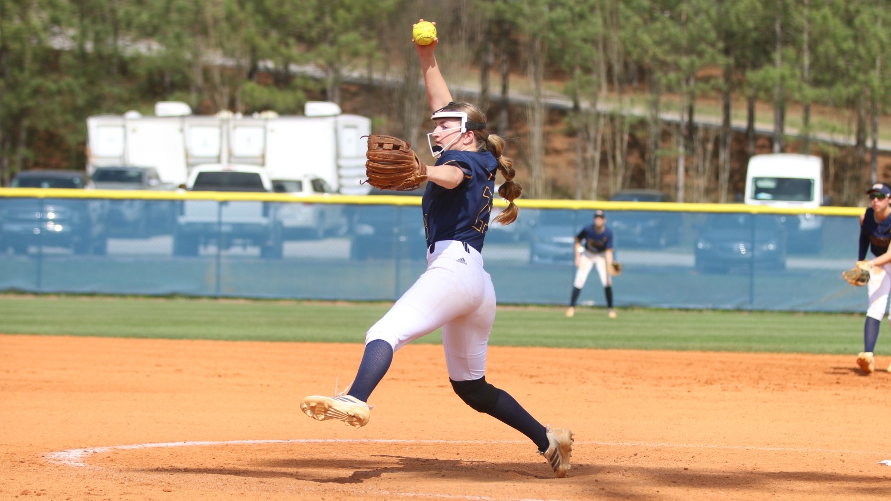 Abby Ragan delivers a pitch 