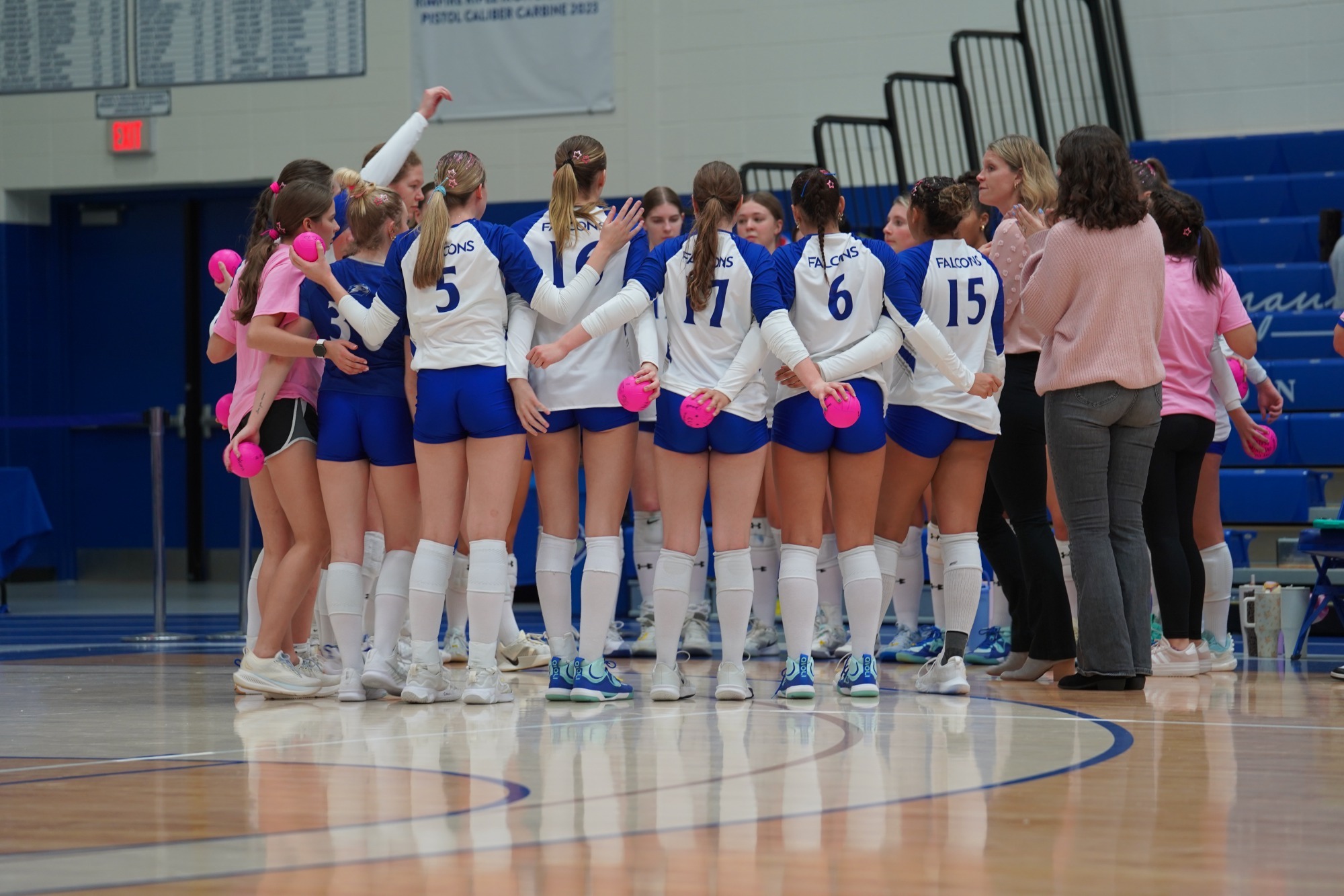 dig pink huddle