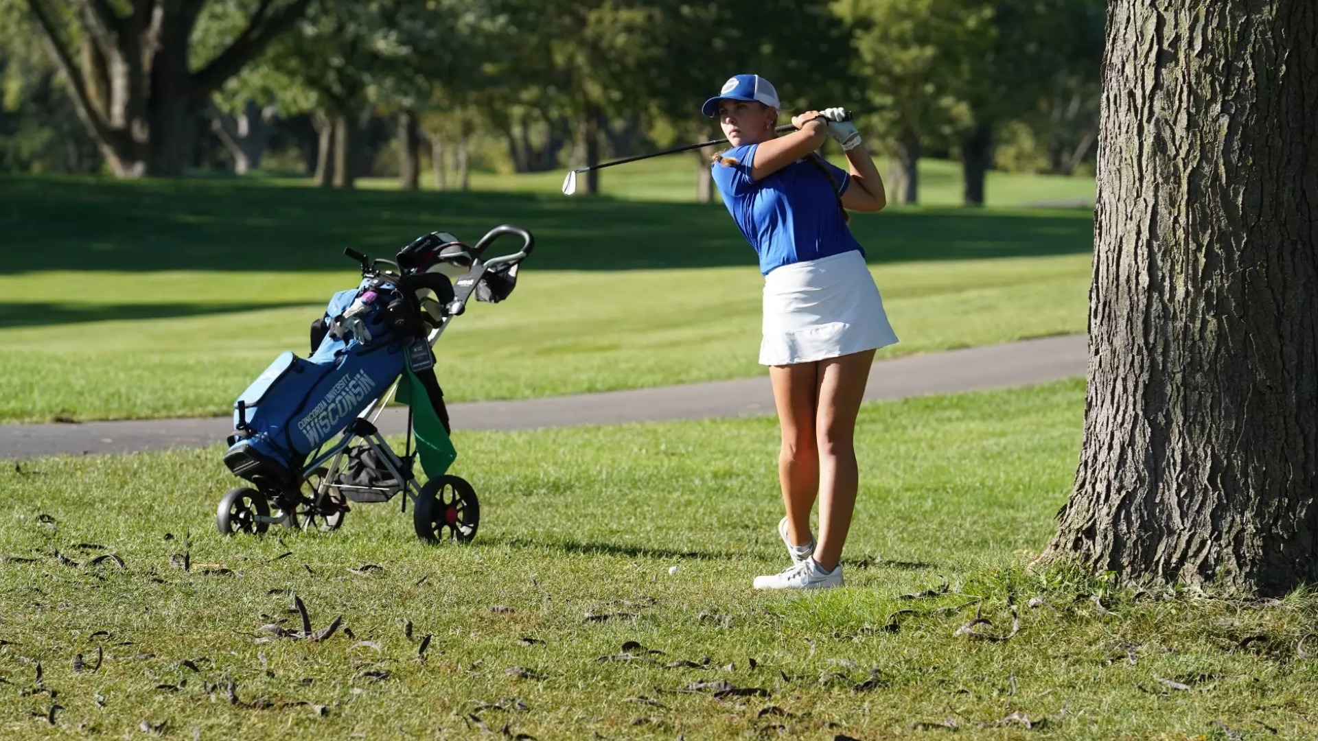 Alexa Cour in the rough.