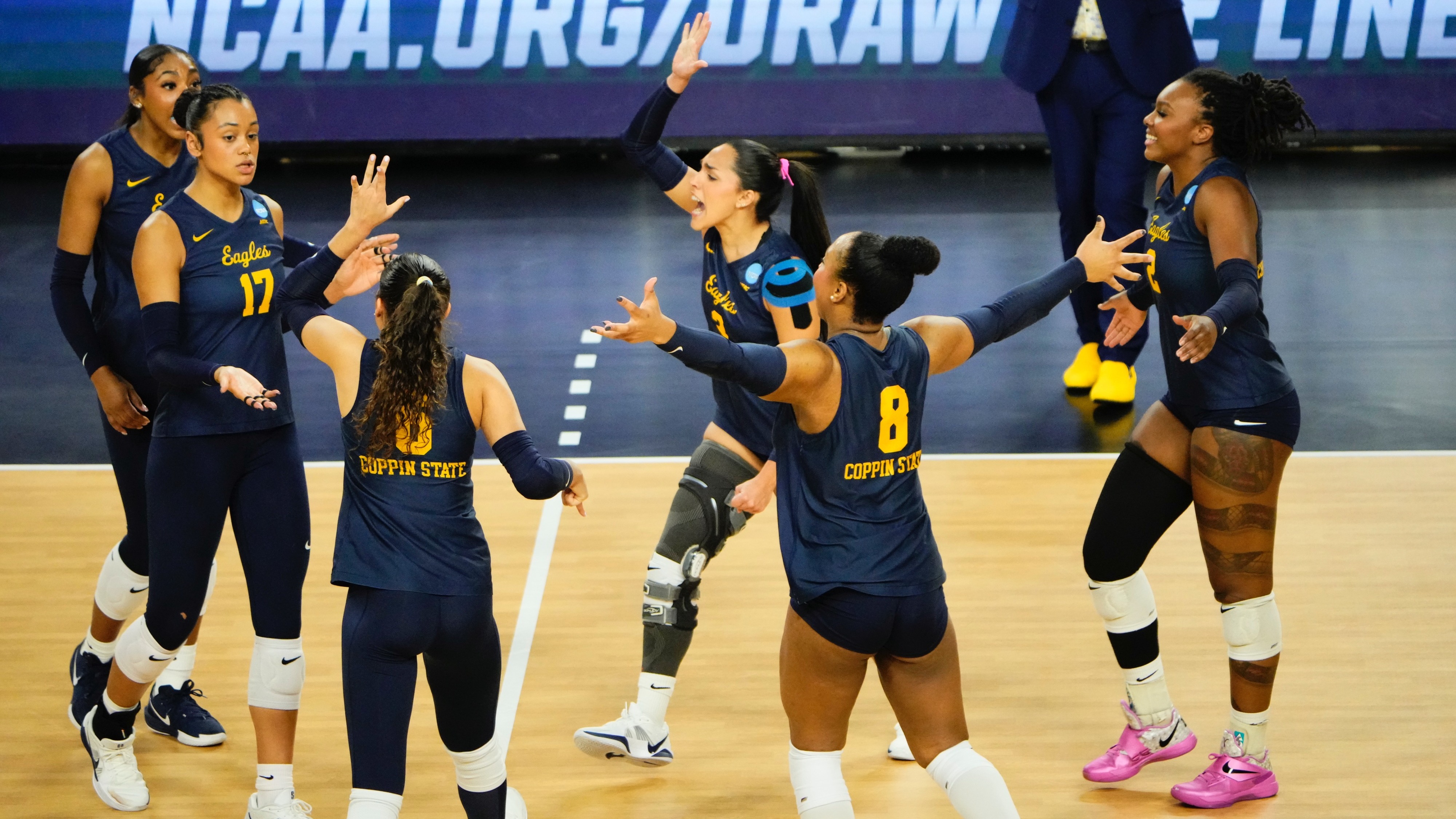 VB Celebrates Point at Arizona State