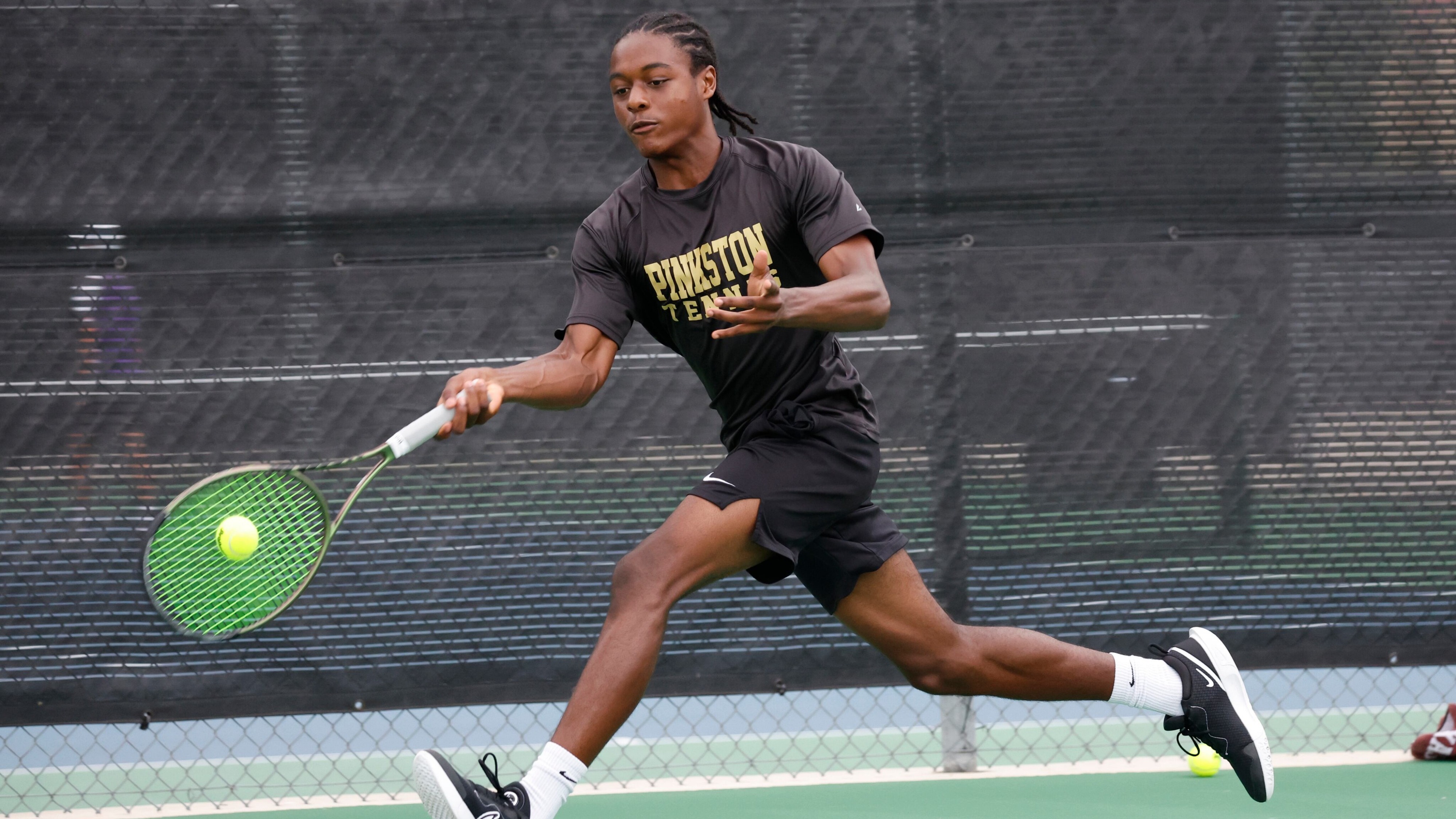 Moore Signs for Men's Tennis