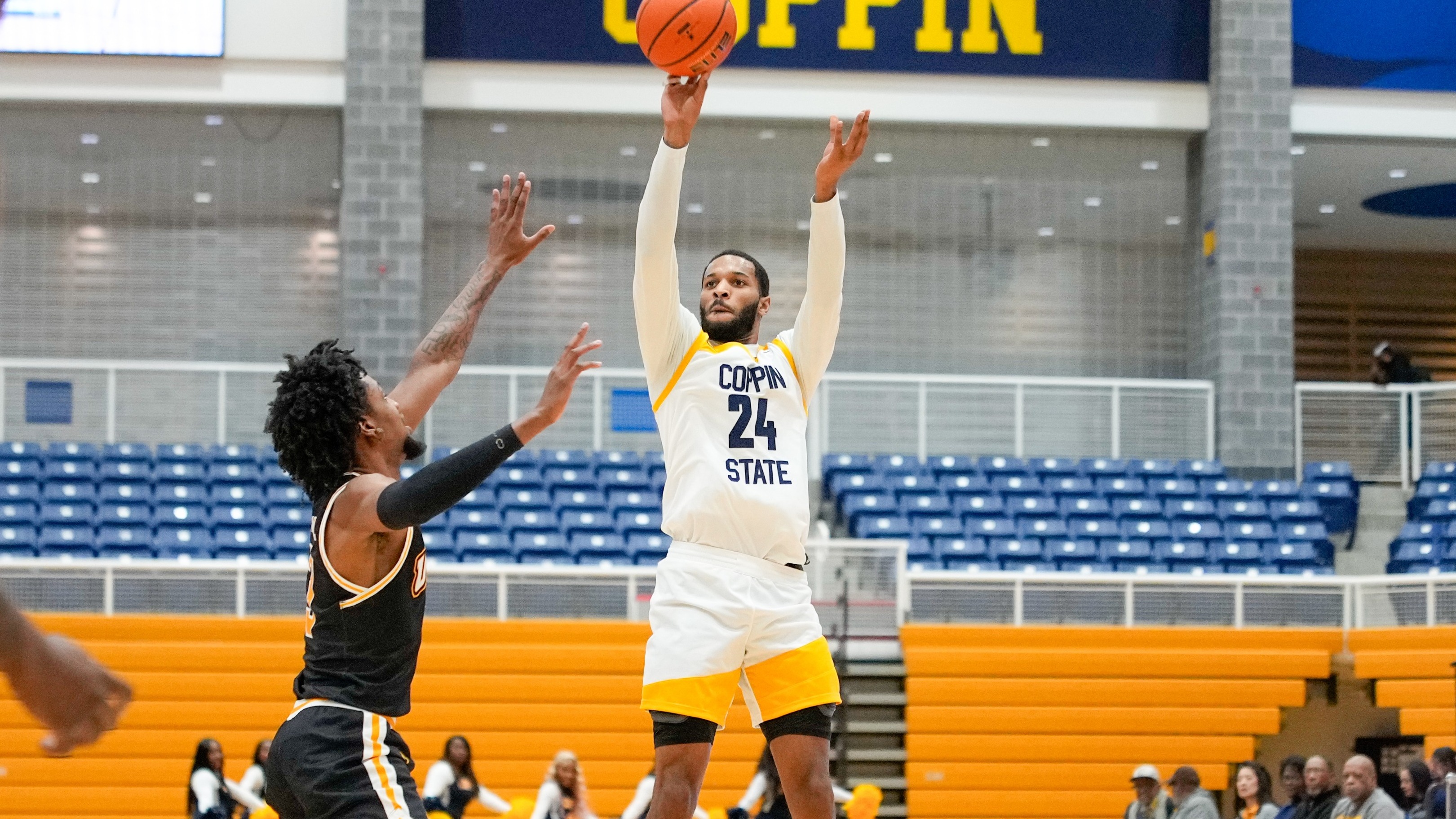 Thweatt hits 3 vs UMBC