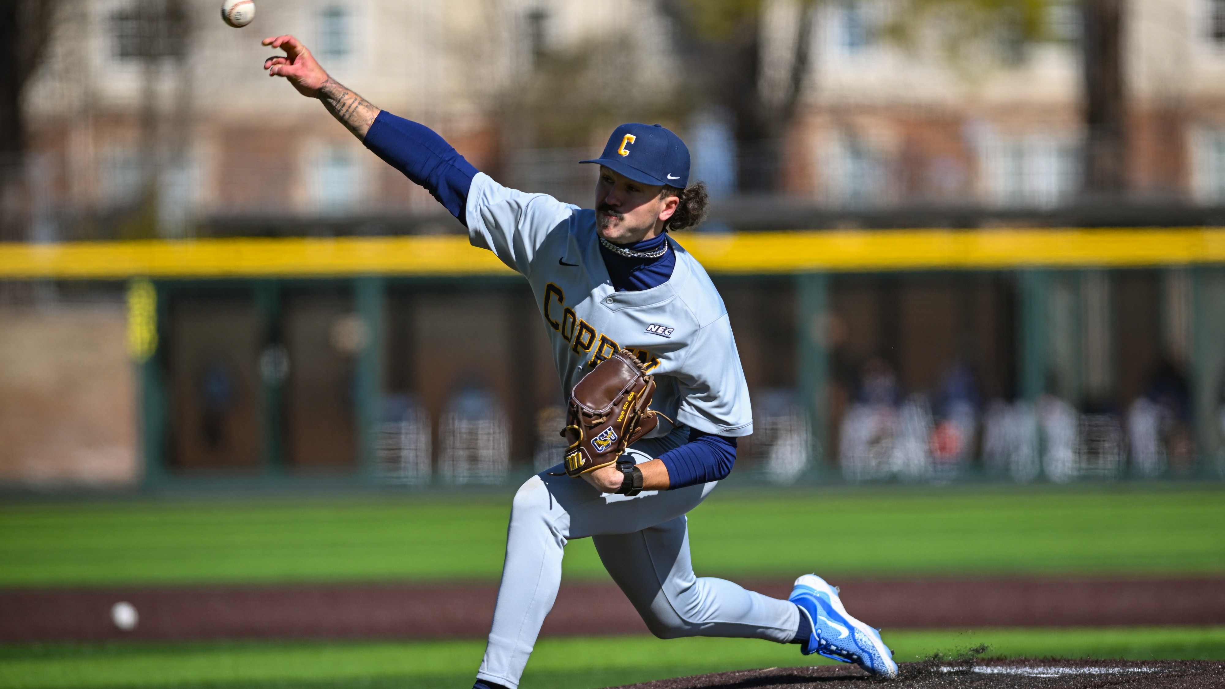 Cumming throws pitch at Oklahoma