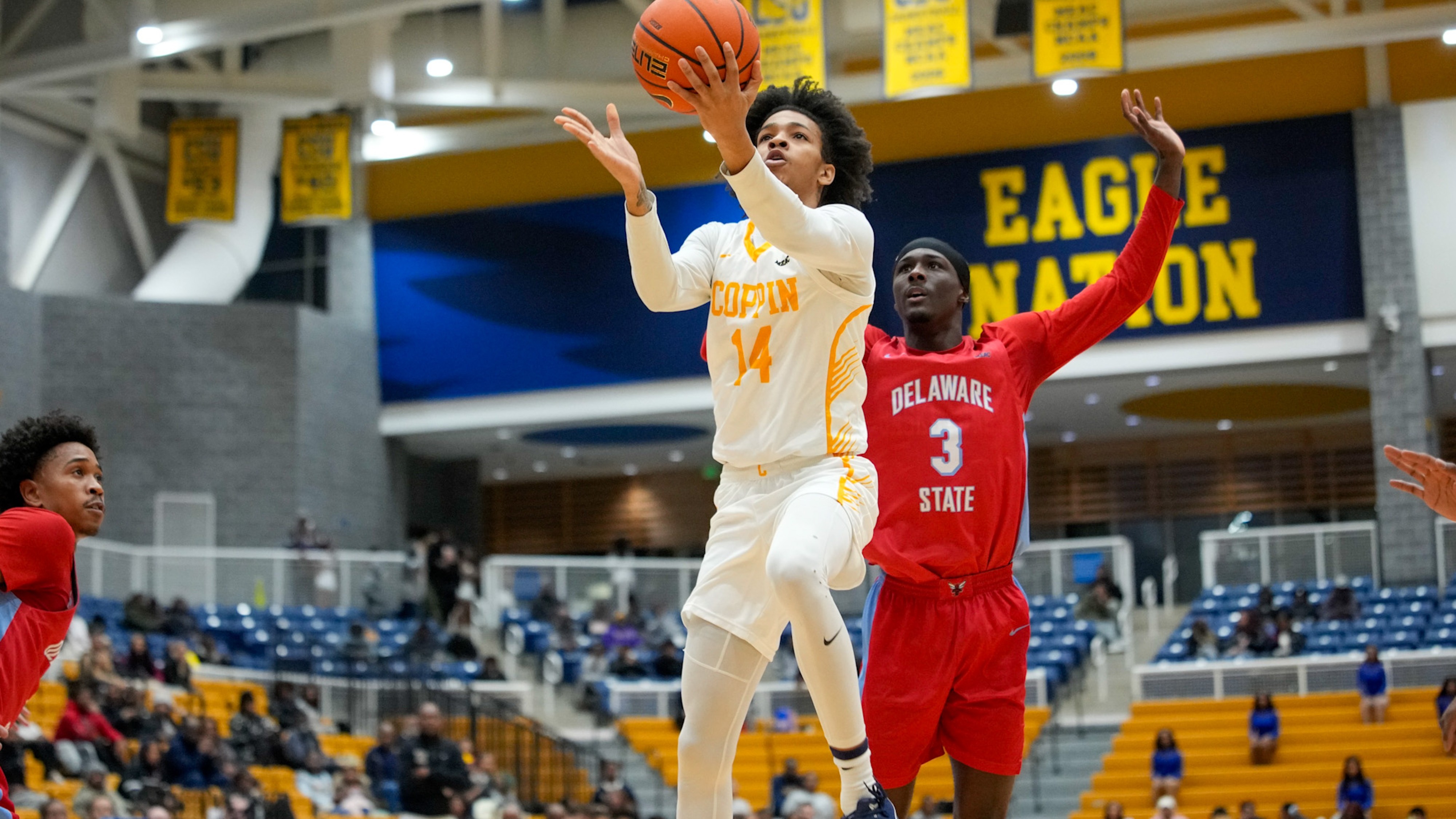 Piercy lays it in vs Delaware State