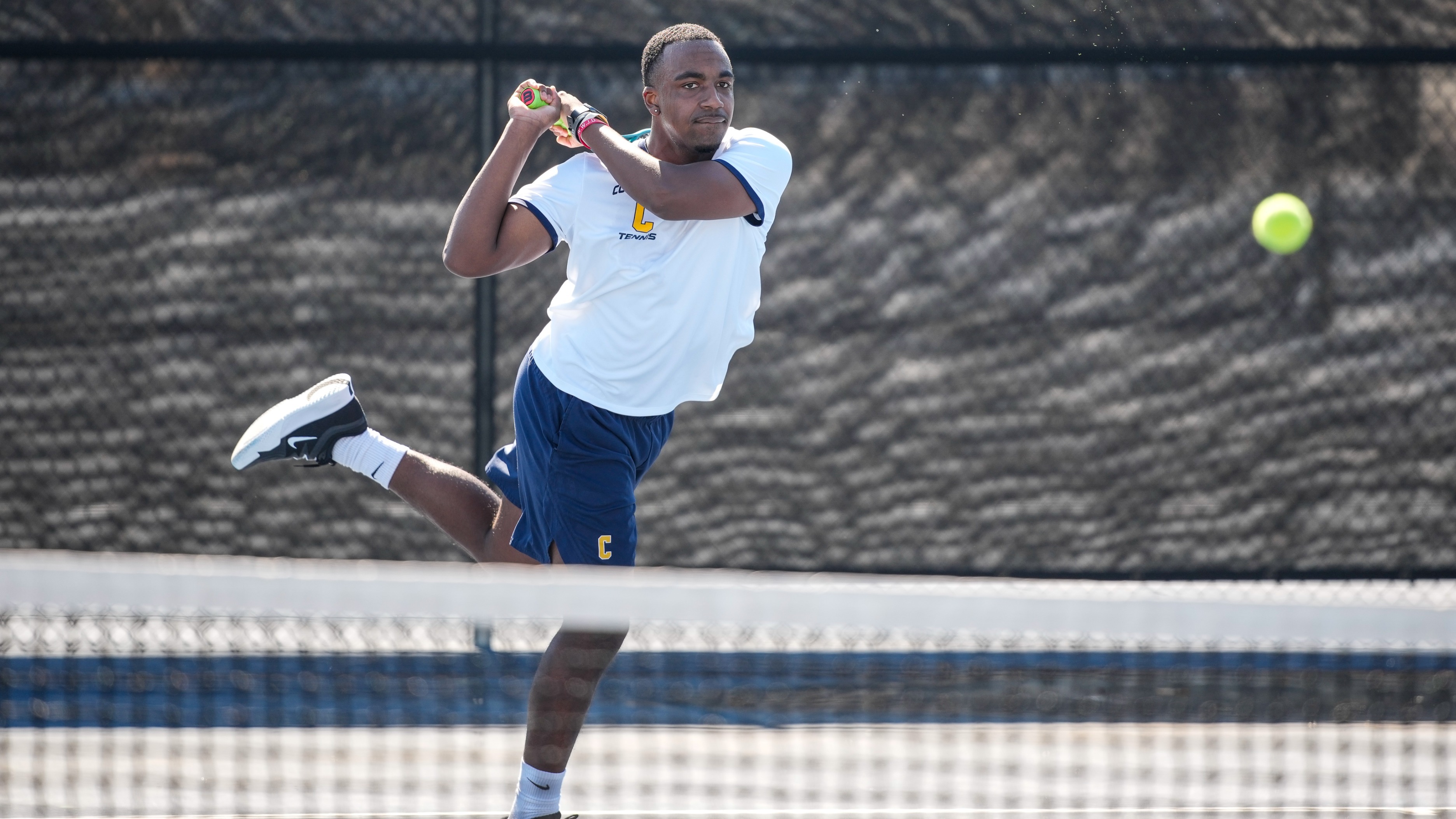 Henderson returns shot vs UDC