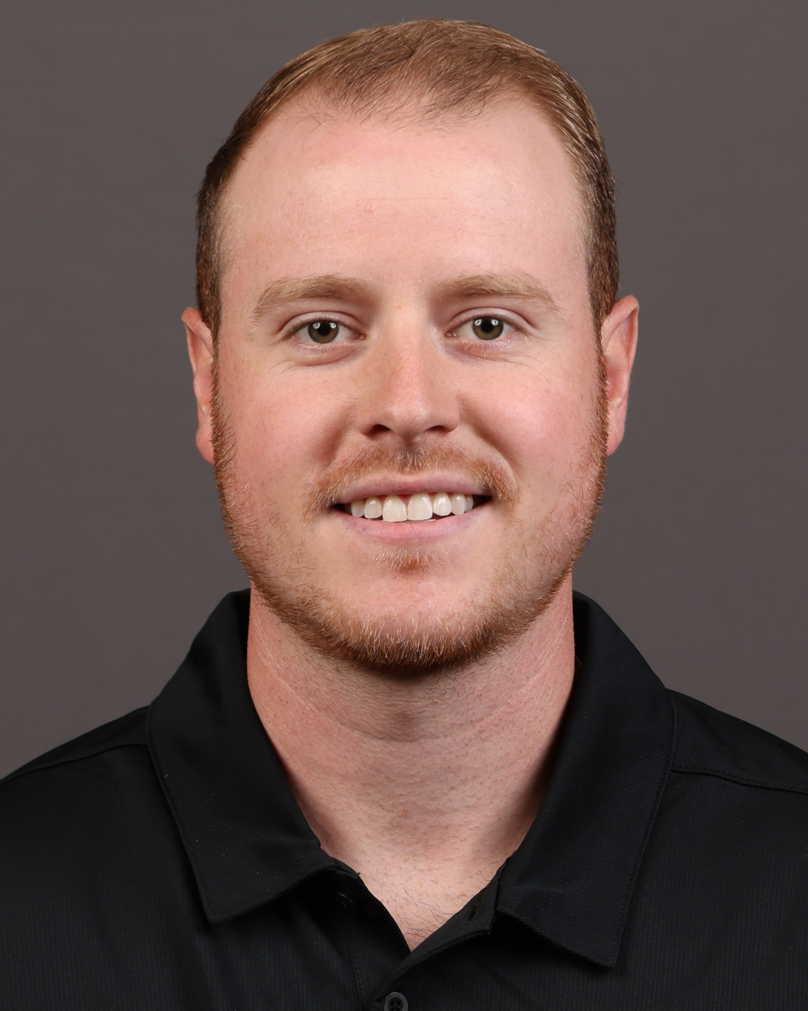 Jonah Hennessy 2023 headshot.