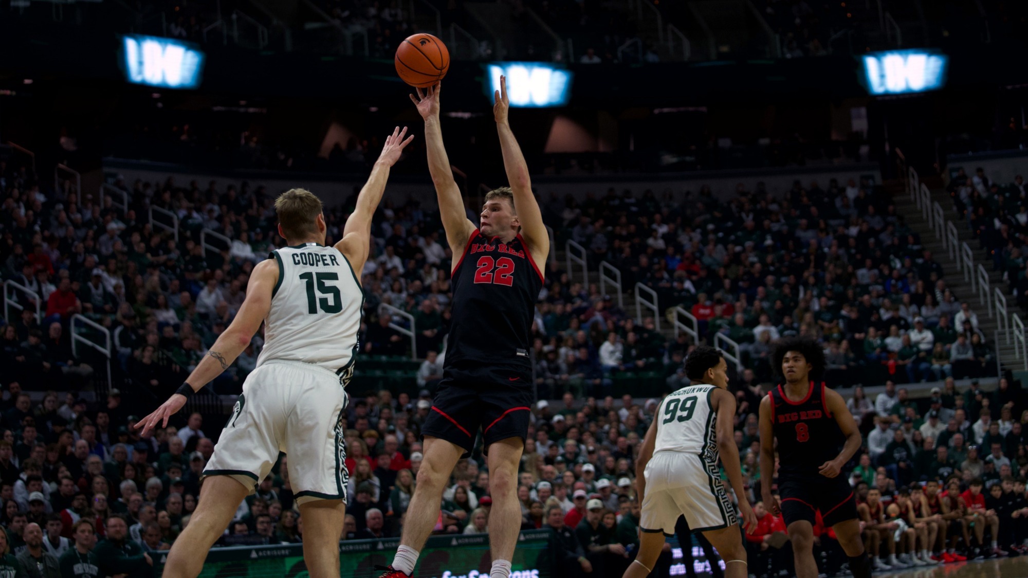 Jake Fiegen shoots a jumper over a Michigan State defender during a 114-97 defeat to the ninth-ranked Spartans on Dec. 29, 2025 at the Breslin Center in East Lansing, Mich.