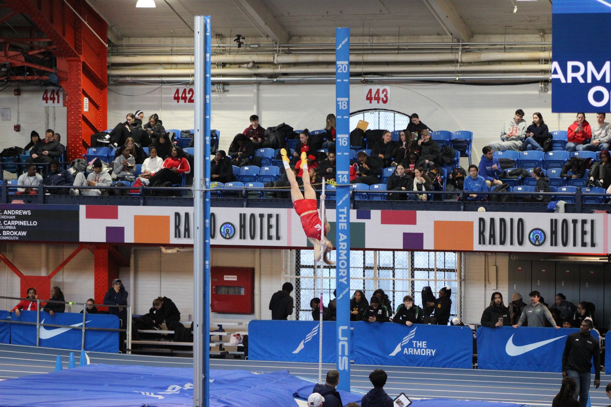 Avery Hilliard wins women's pole vault at Dr. Sander Scorcher