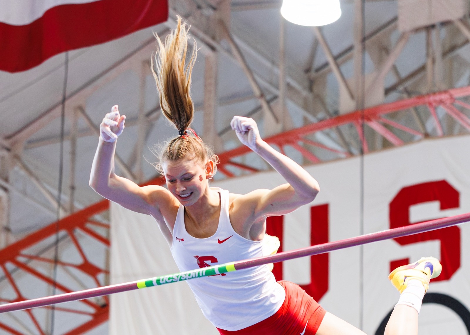 Avery Hilliard wins women's Pole Vault at 2026 Indoor T&F Heps at The Armory in NYC