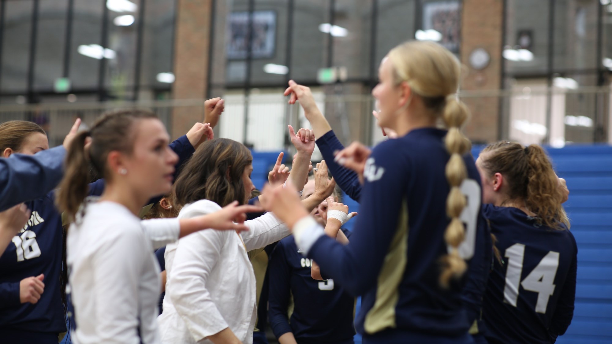 Women’s Volleyball travels to rival Aquinas as part of trio of WHAC
