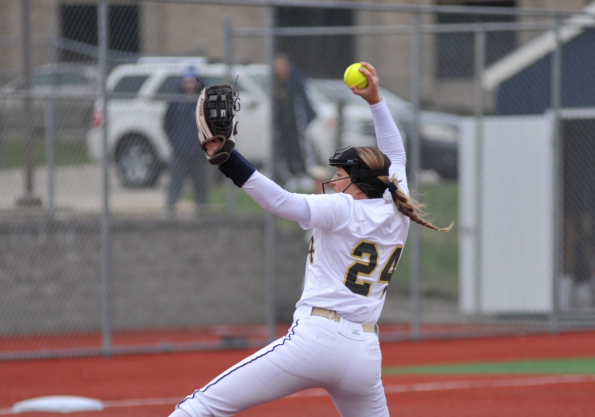 Softball sweeps the double header against Judson thanks to timely hitting Cornerstone