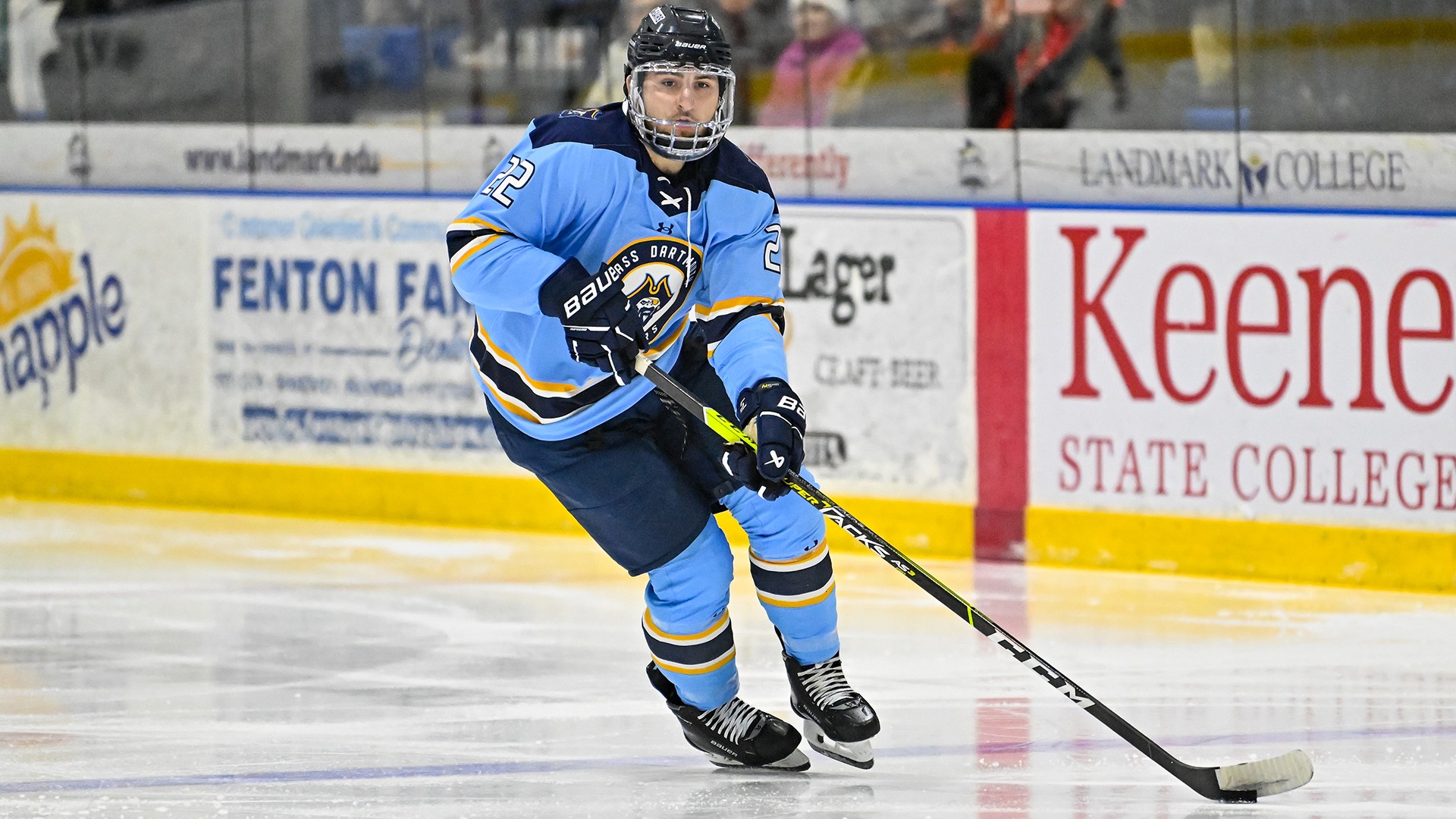 Hunter Scanlon - Men's Hockey defenseman