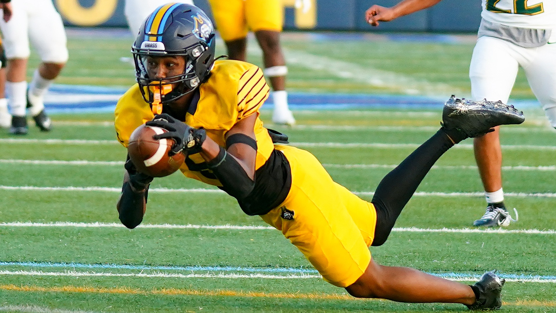 Jayden Francois completes a catch during the 2025 Gold Rush game against Fitchburg State