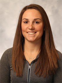 Head shot of Courtney Farrell