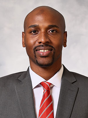Head shot of Maurice Kearney