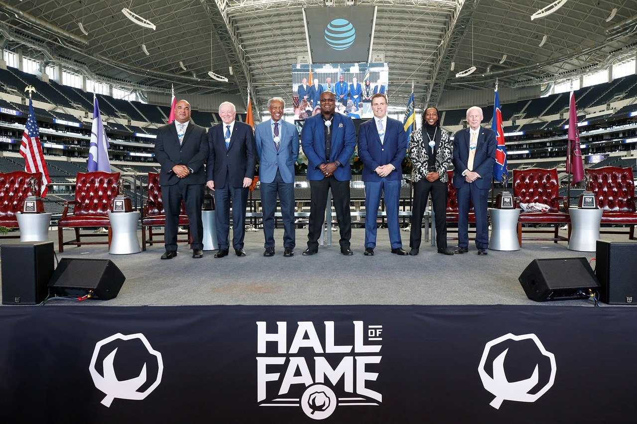 2020 Cotton Bowl Classic Hall of Fame Class Group Photo