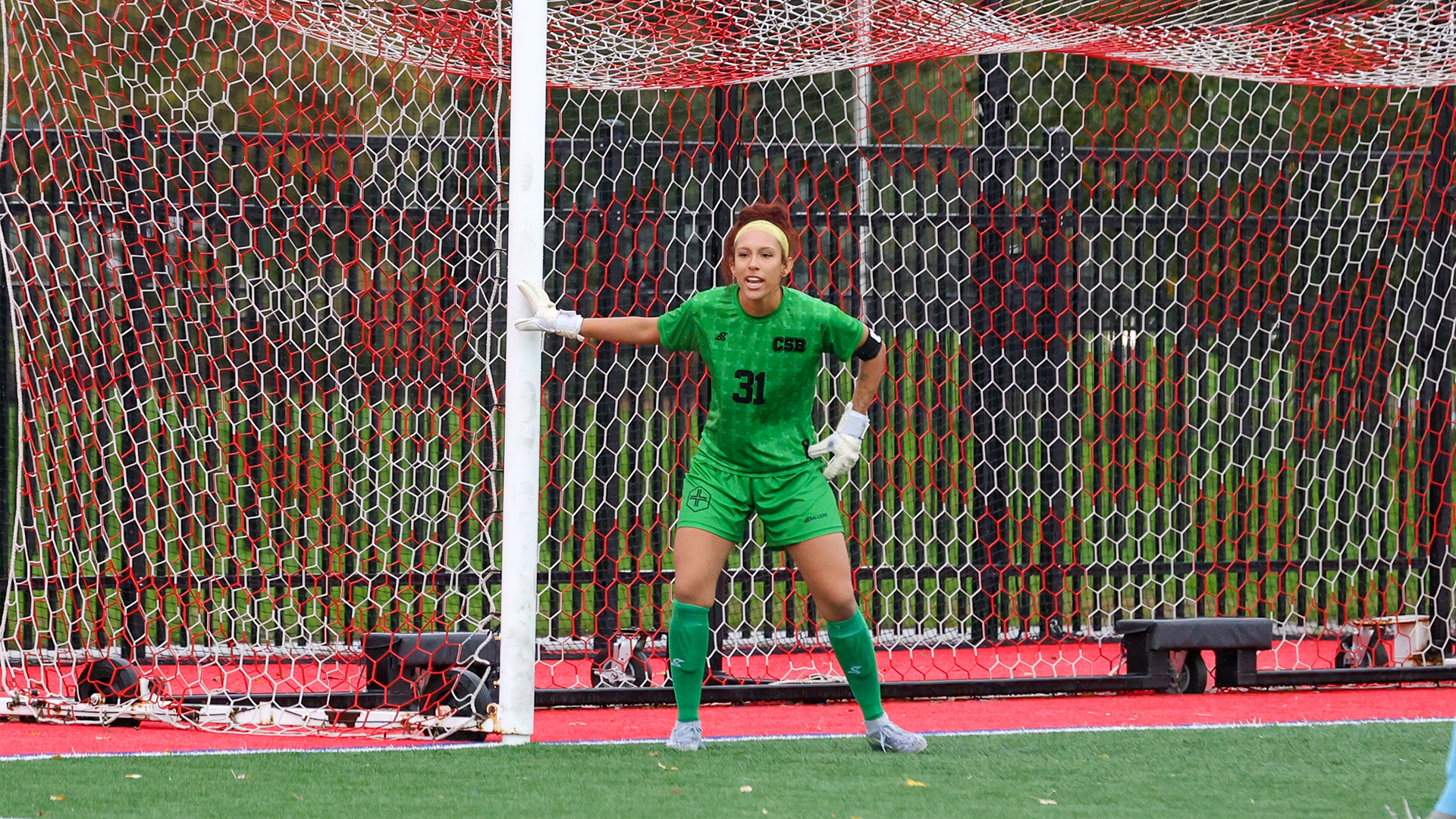 Rhianna Anya in goal against Macalester Oct. 3, 2026