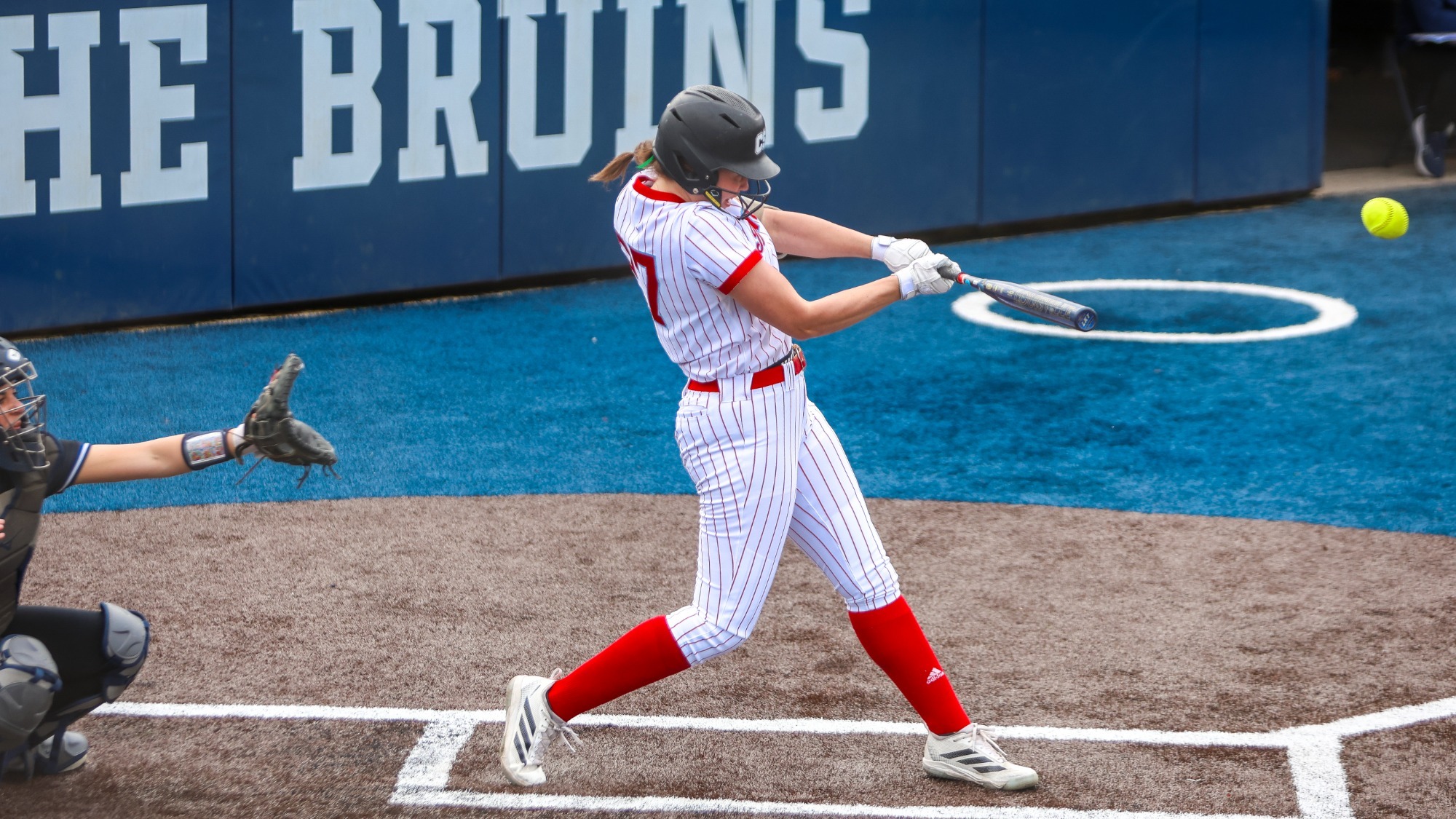 OliviaTautgesHomeRun_Game1_JM_031726