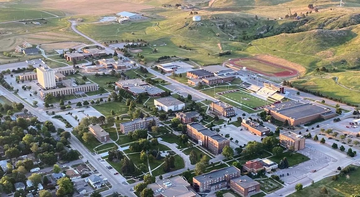 campus-overview-sb-track