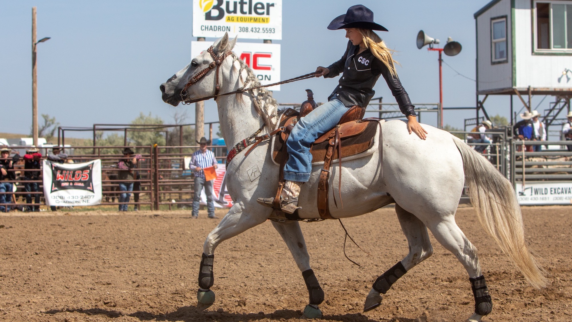 romey-pose-chadron-rodeo