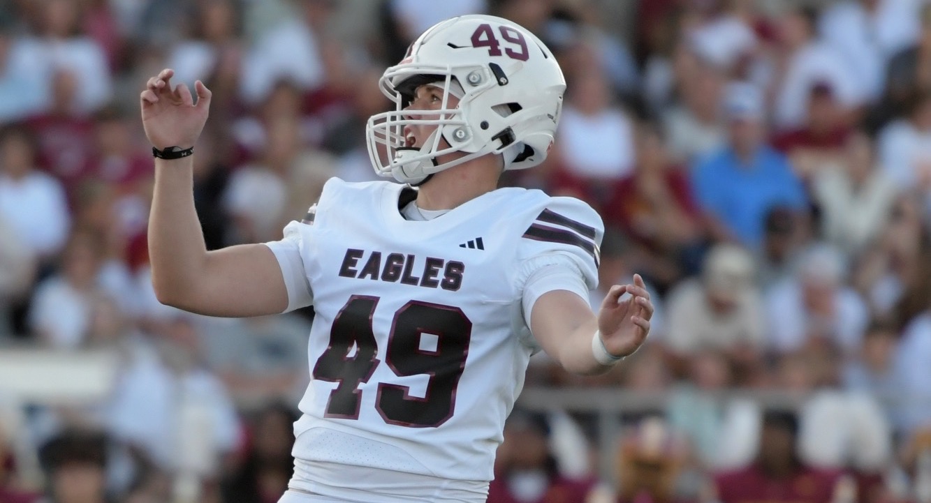 Shay Prichard kicks a FG vs. Northern State