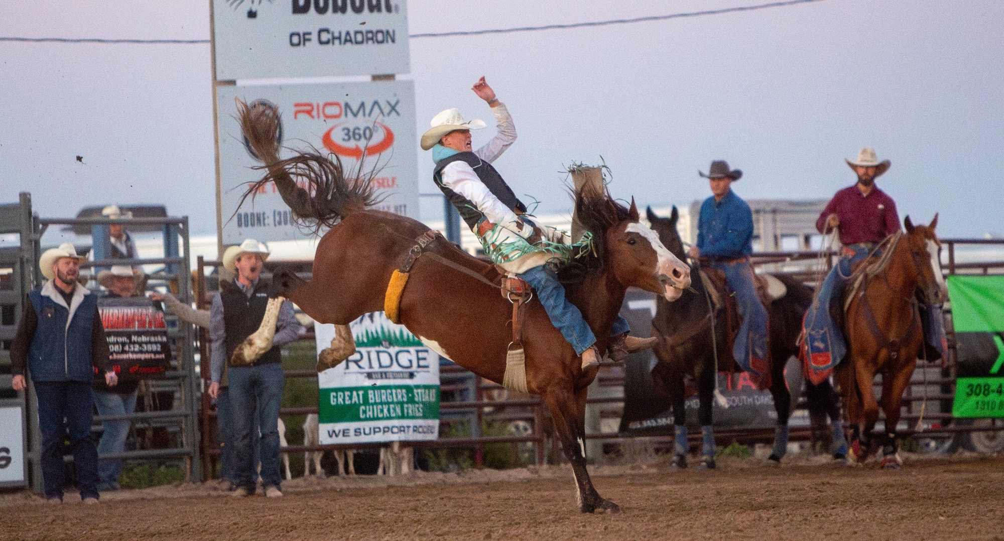 Tanner Olson riding a bronc at the 2025 Chadron Rodeo