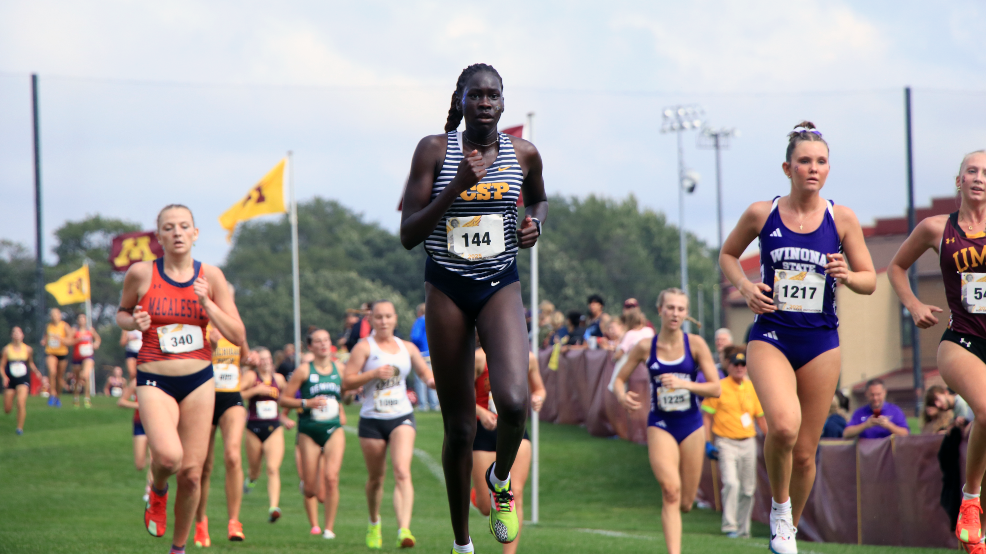 2025 women's Cross Country Nyadio Chan Roy Griak