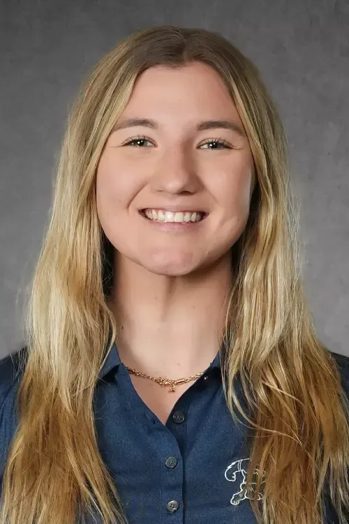 Anna Cihak Headshot 2025