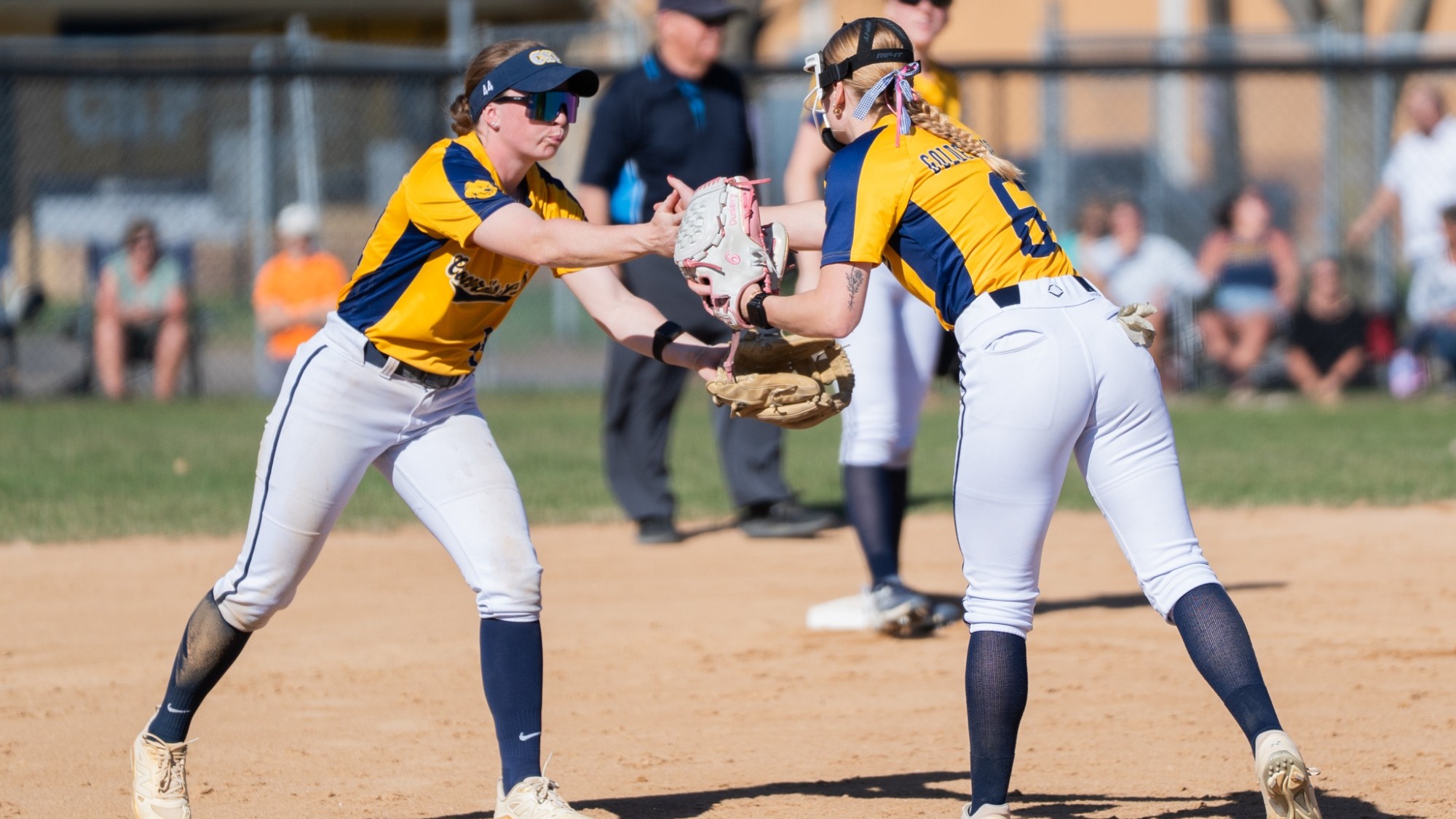 2026 softball team photo v. Winona 