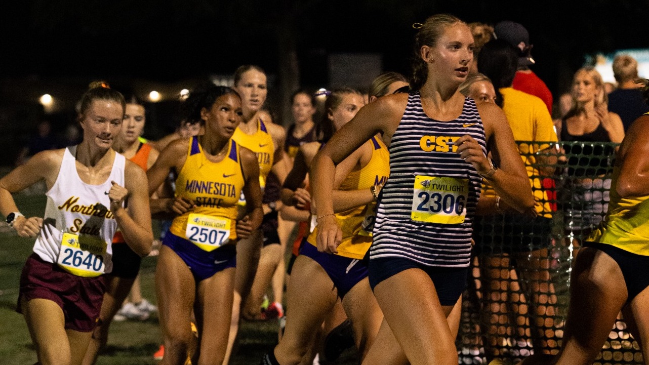 2026 Women's Cross Country Estee VerSteeg Augie Twilight