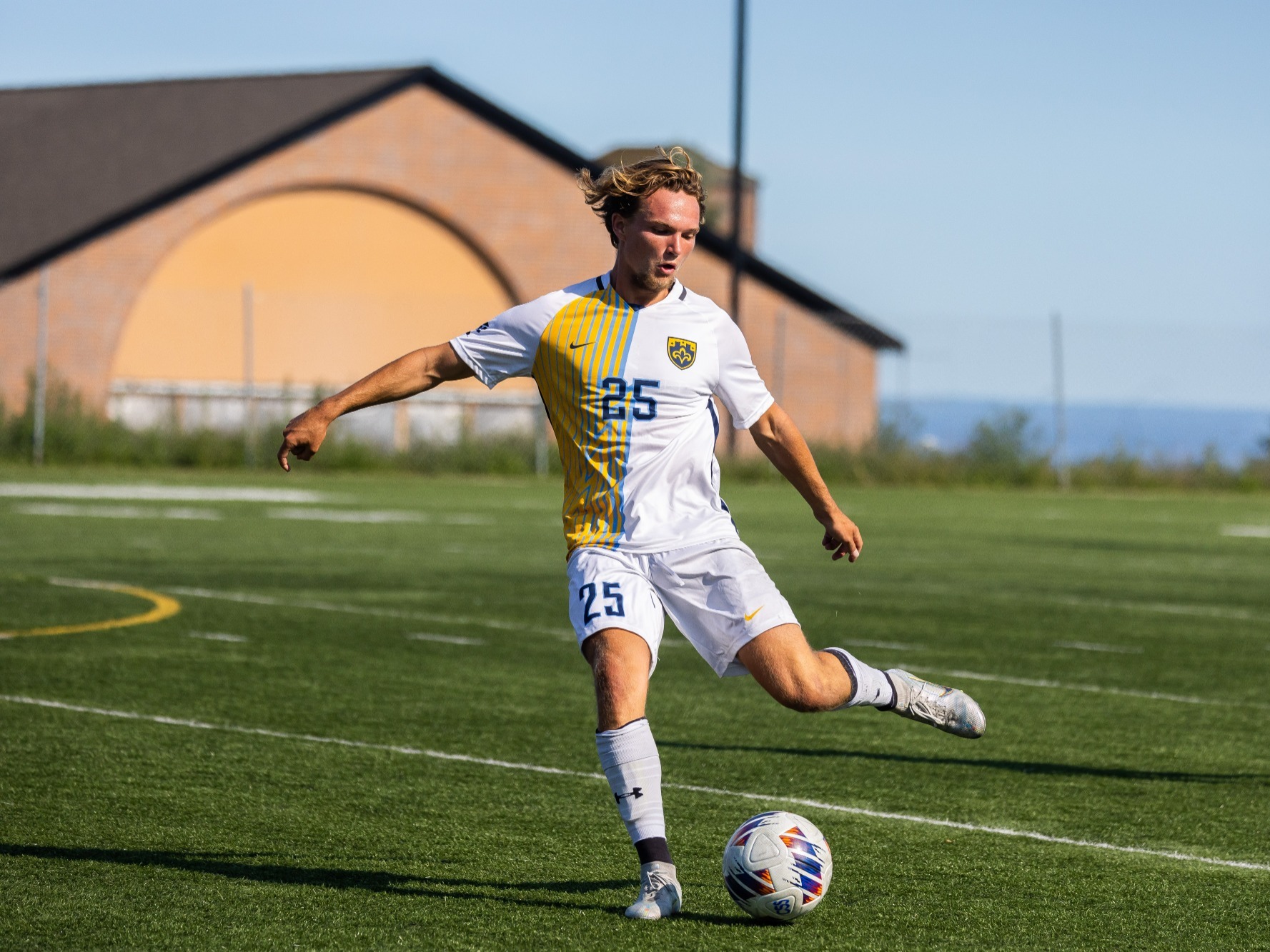 chastey-scores-but-men-s-soccer-falls-in-hard-fought-game-against-st