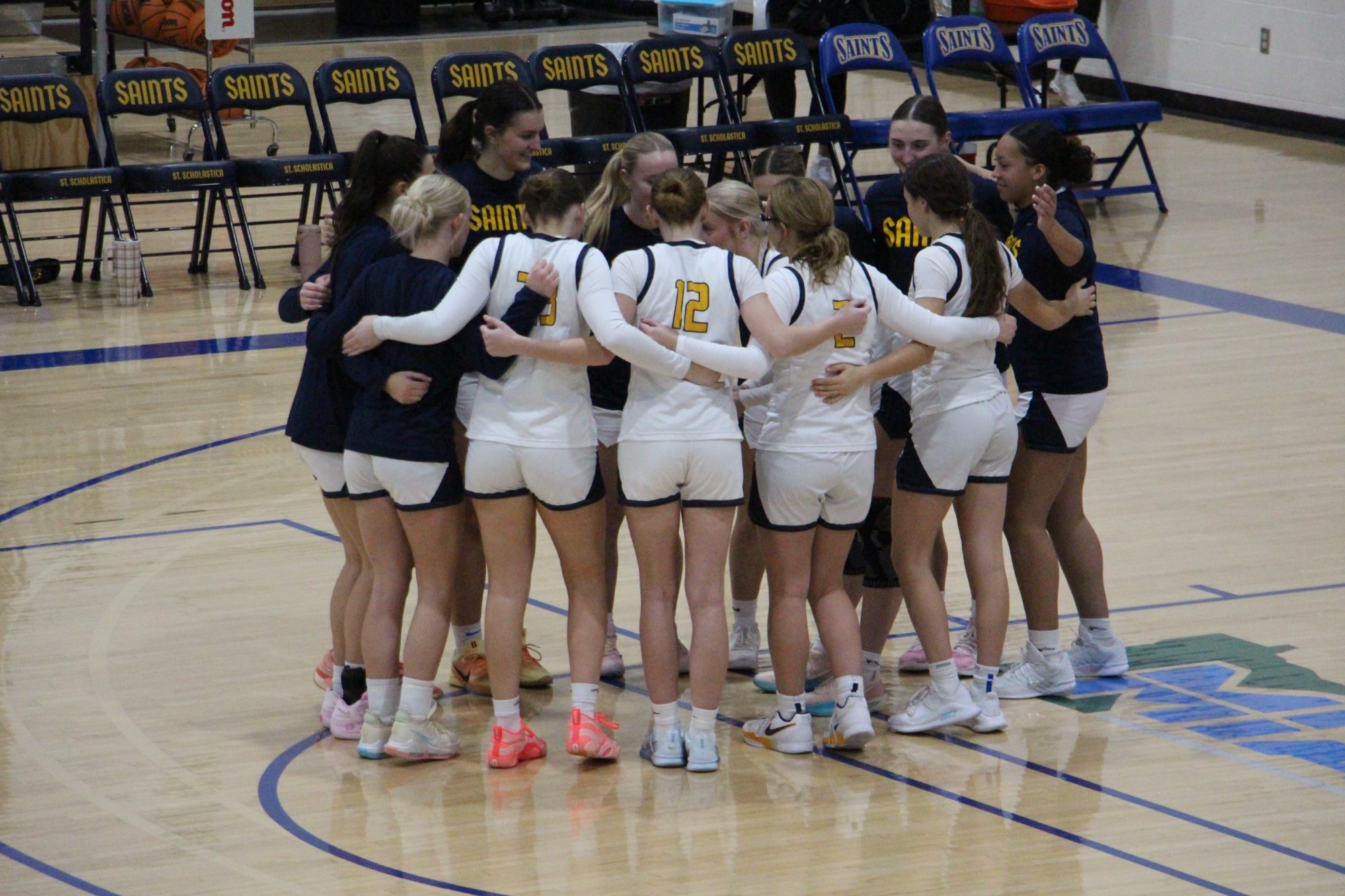 WBB Team 25-26 Huddle 