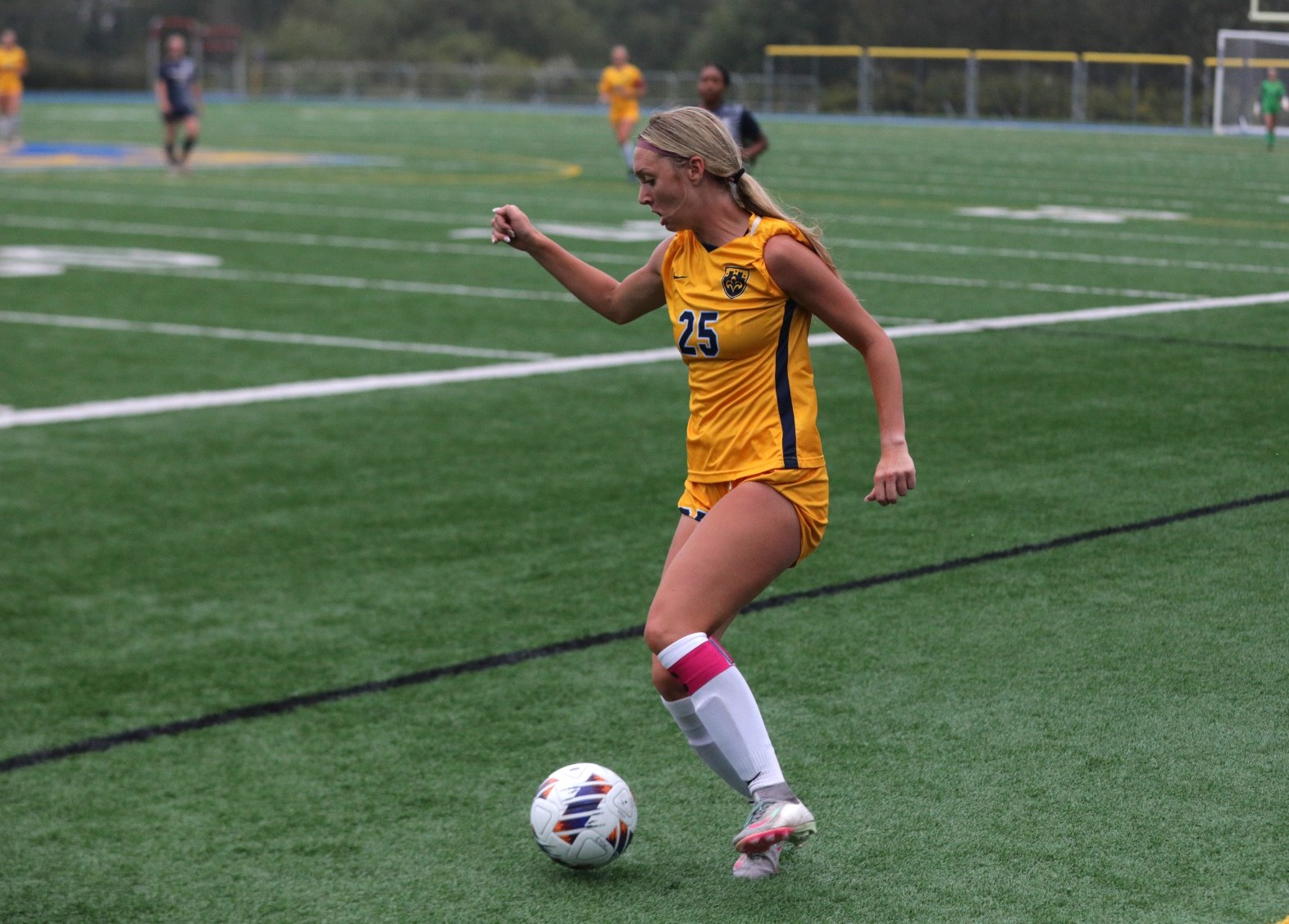 Julia Lewis soccer