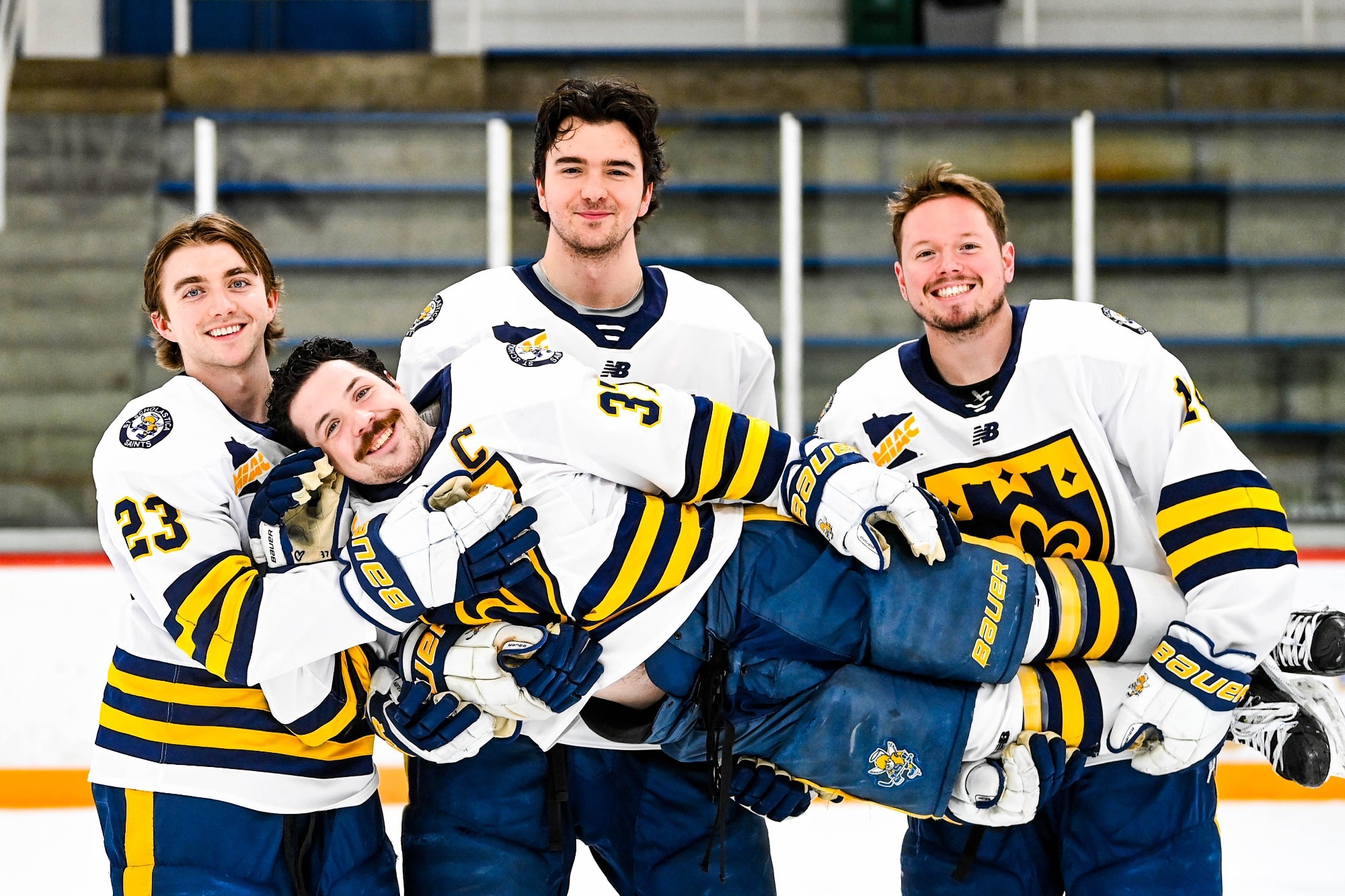 M Hockey 25-26 Seniors