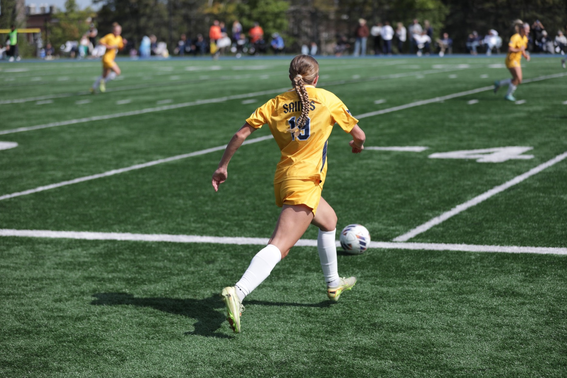 Anna Manion running