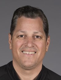 Coach Tom Lewis