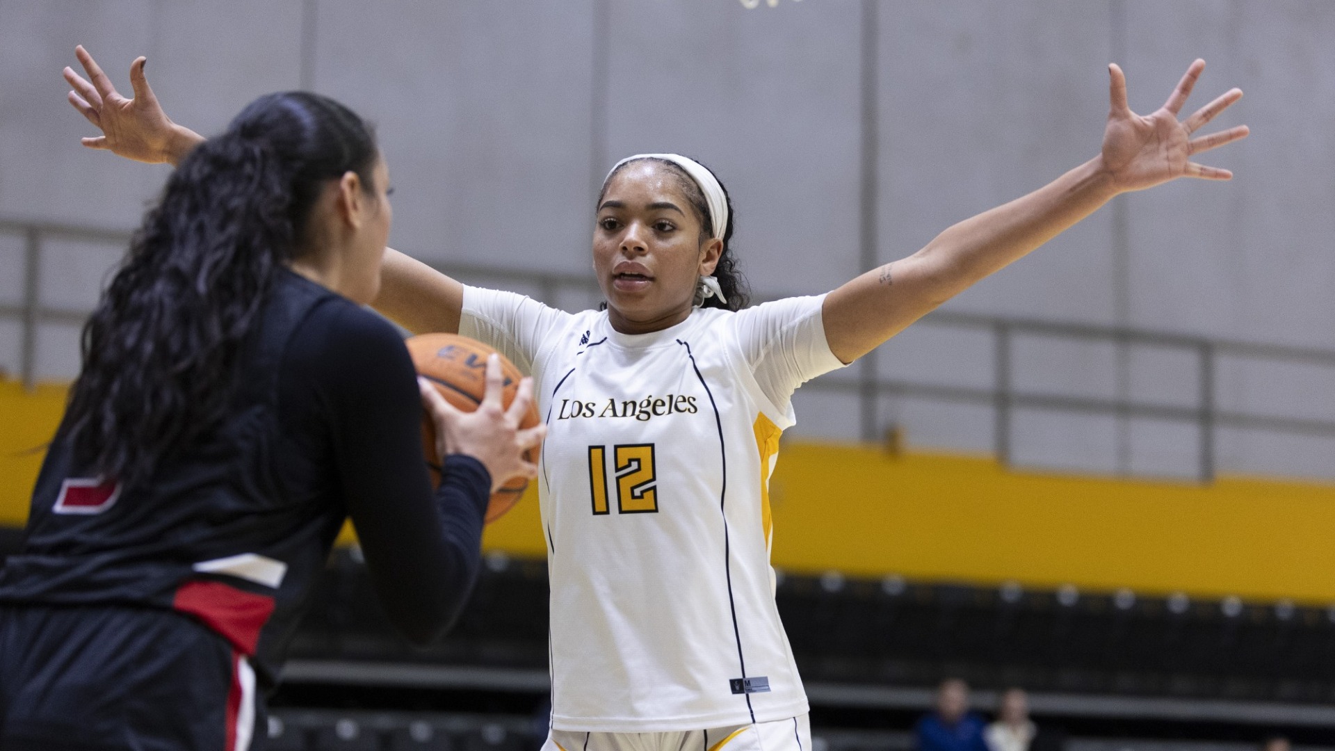 ronyae jackson guards the inbound play