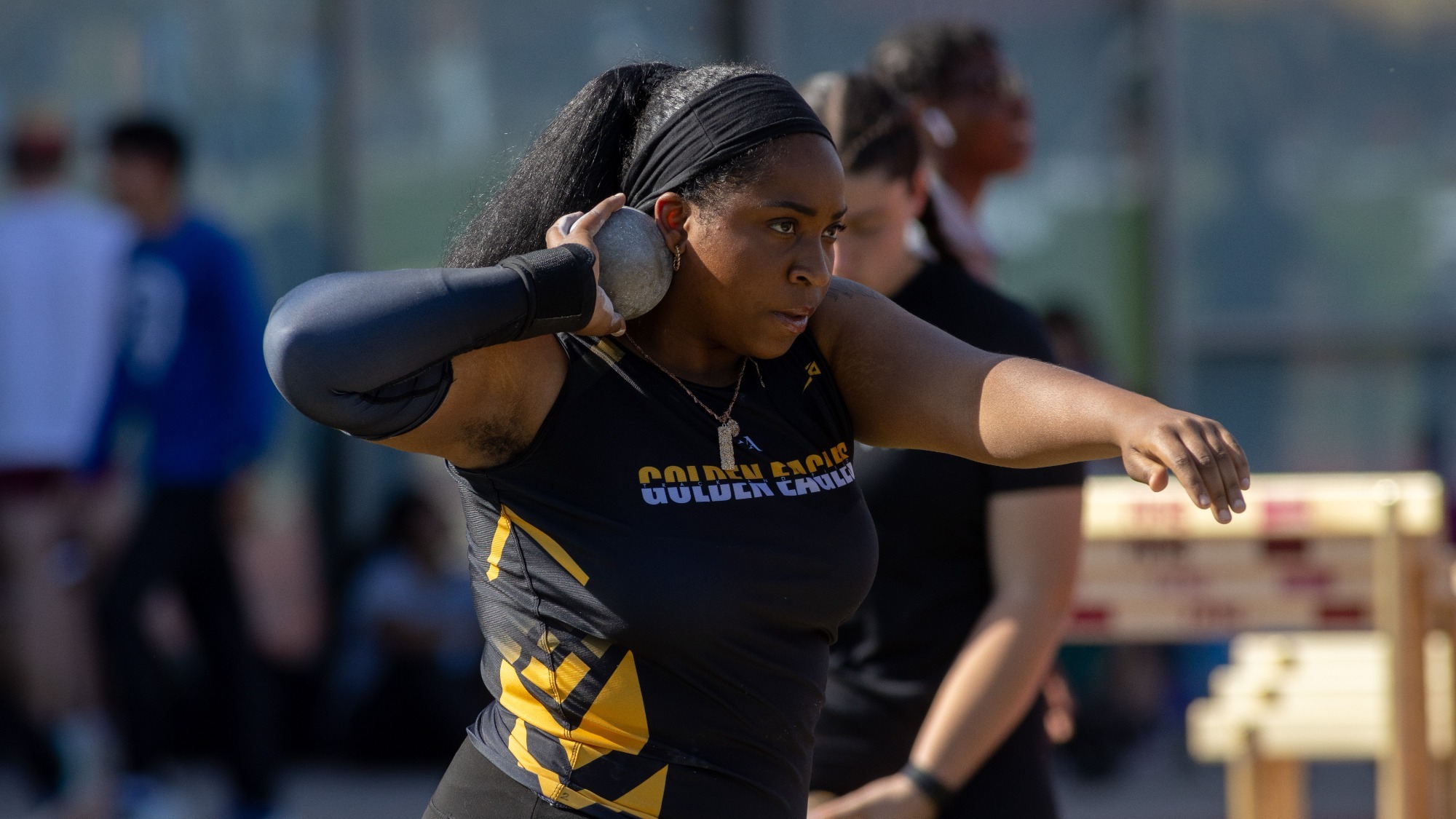 sinaiah pointer throws the shot put