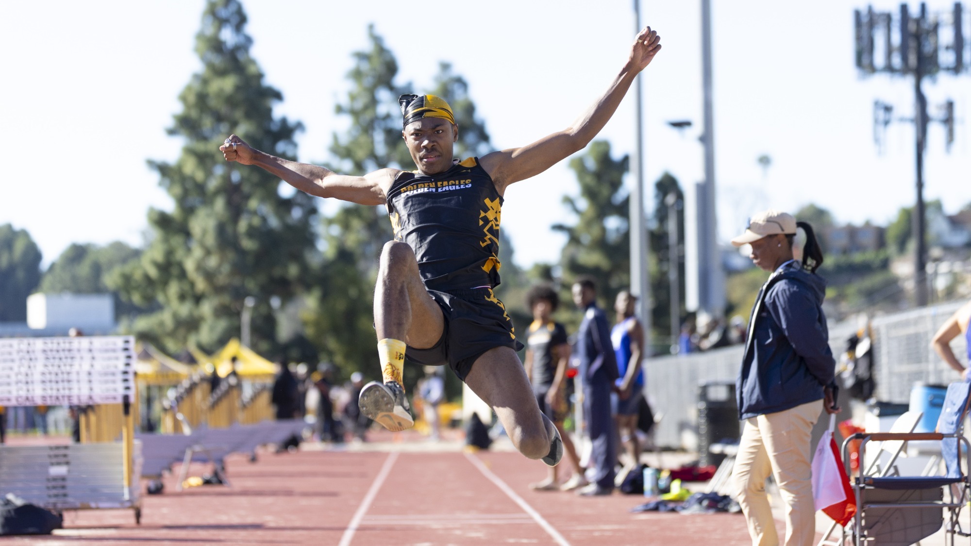 cahari allen flies through the air